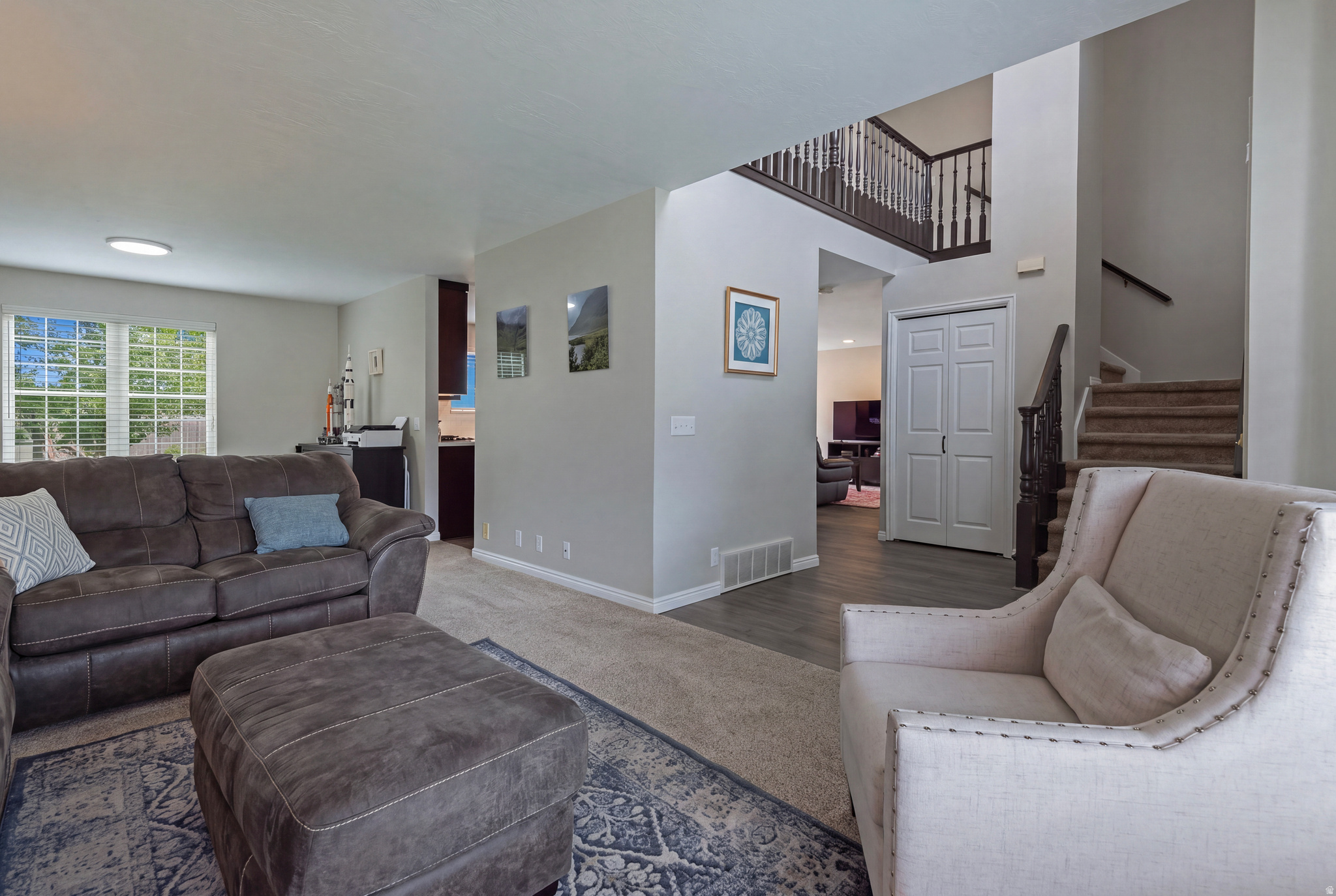 236 E ASHBROOK CIR
