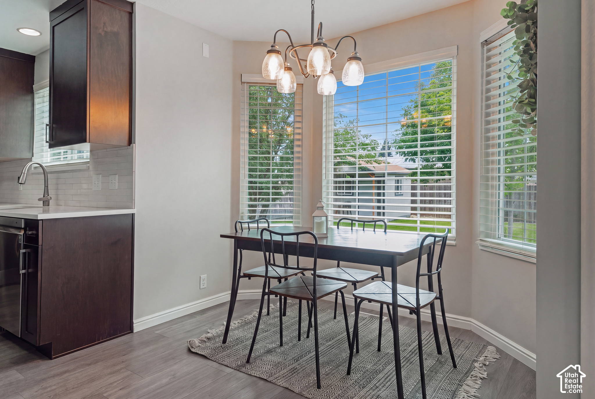 236 E ASHBROOK CIR