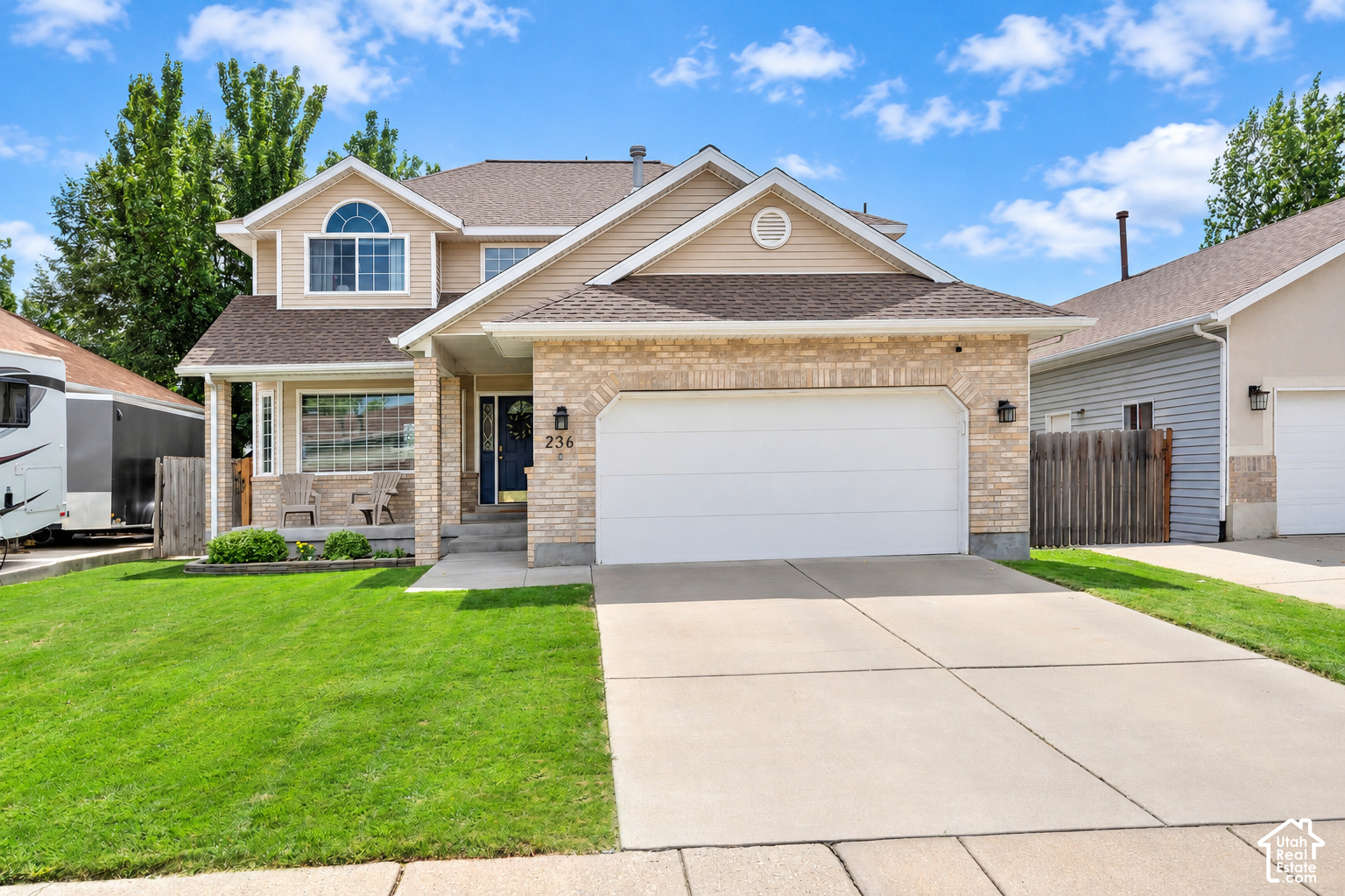 236 E ASHBROOK CIR