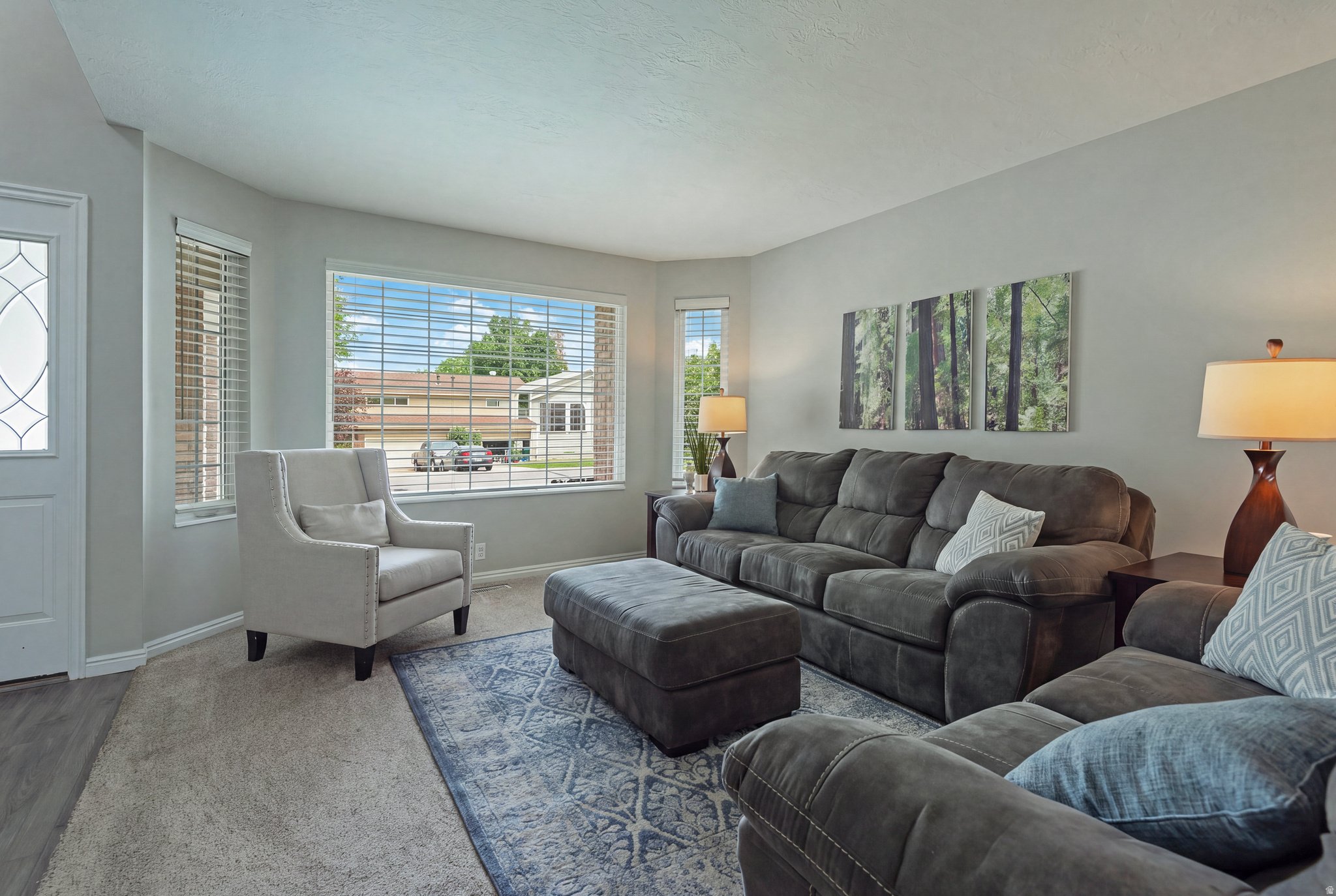 236 E ASHBROOK CIR