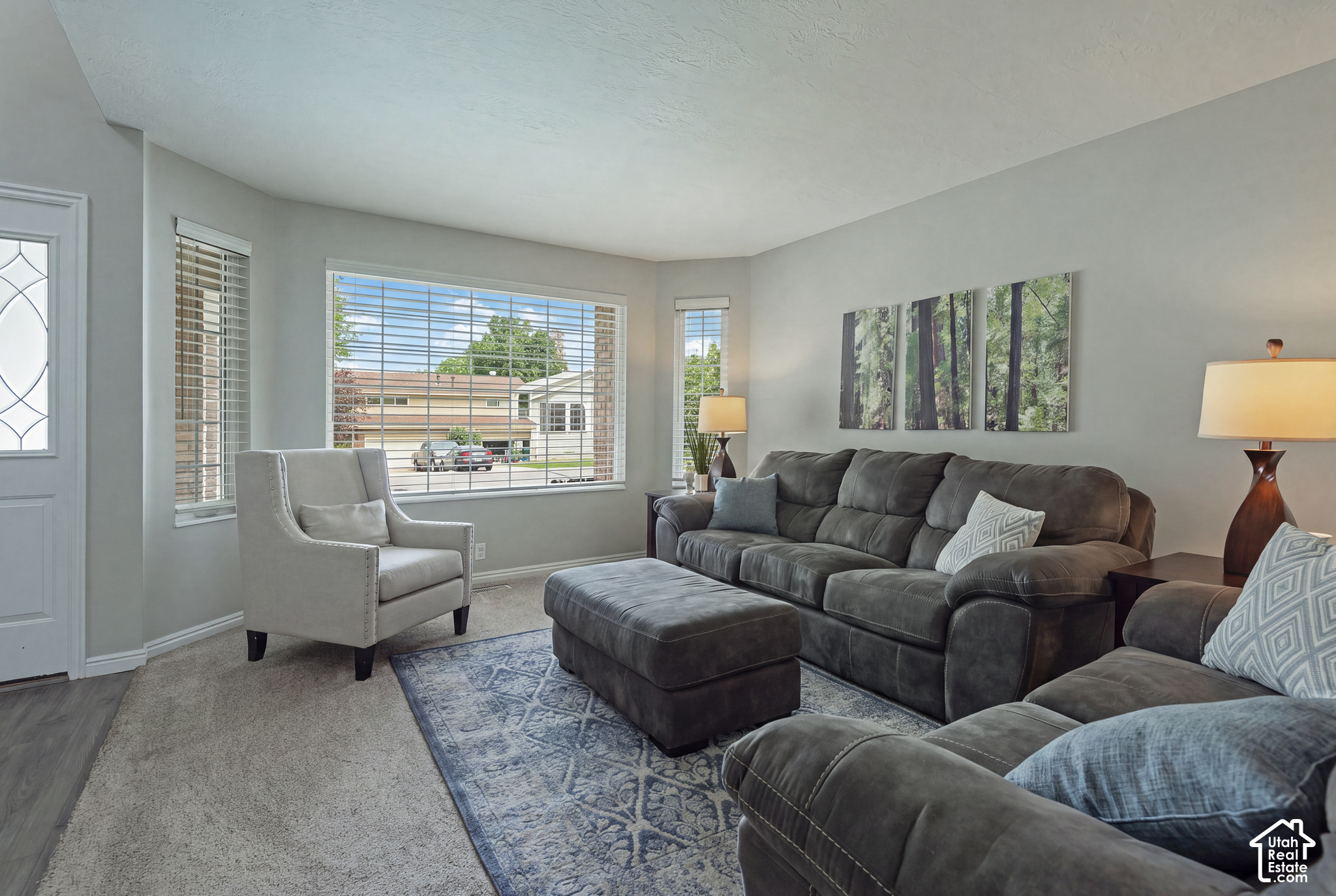 236 E ASHBROOK CIR