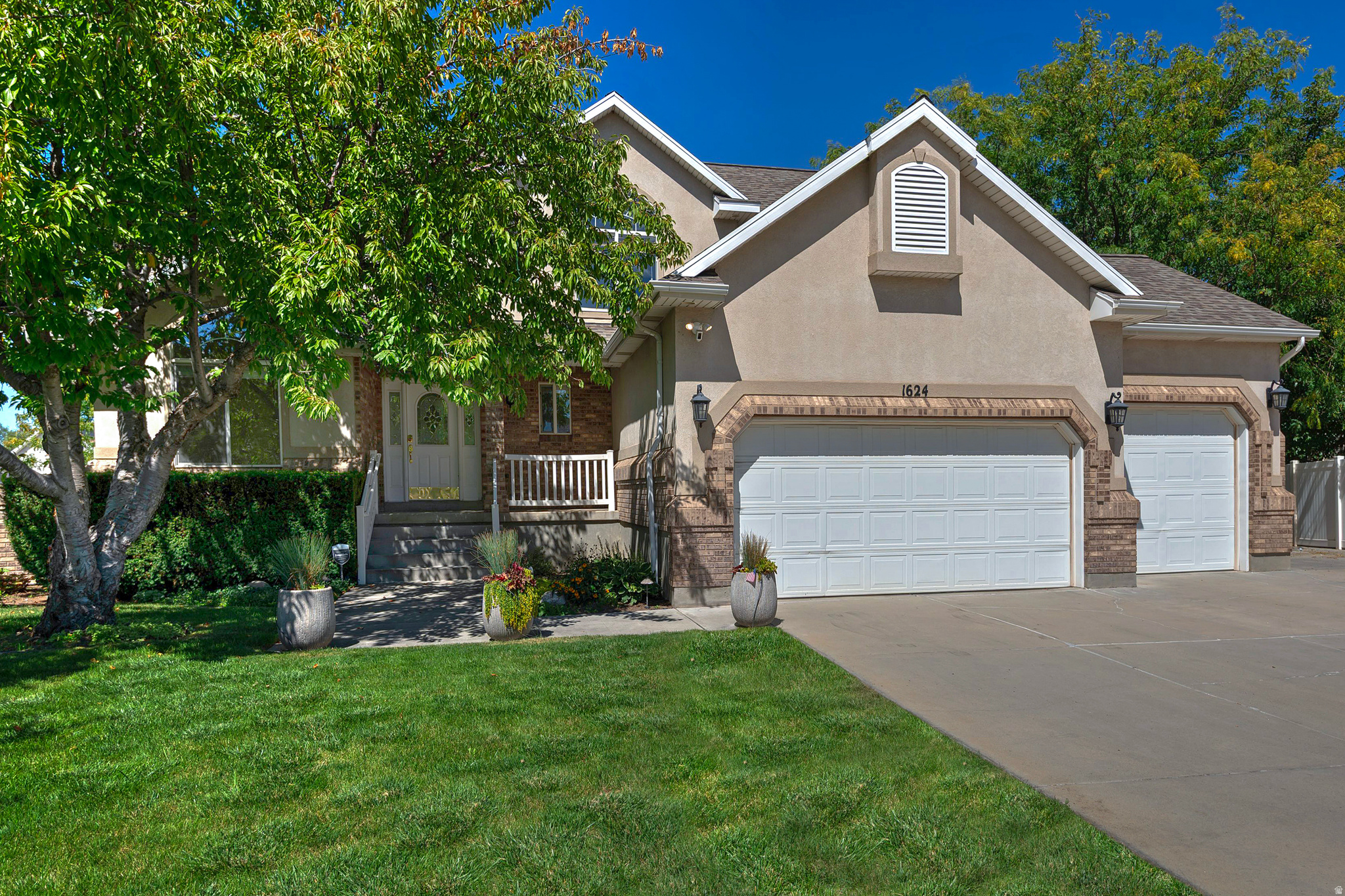 1624 W SIENA CIR