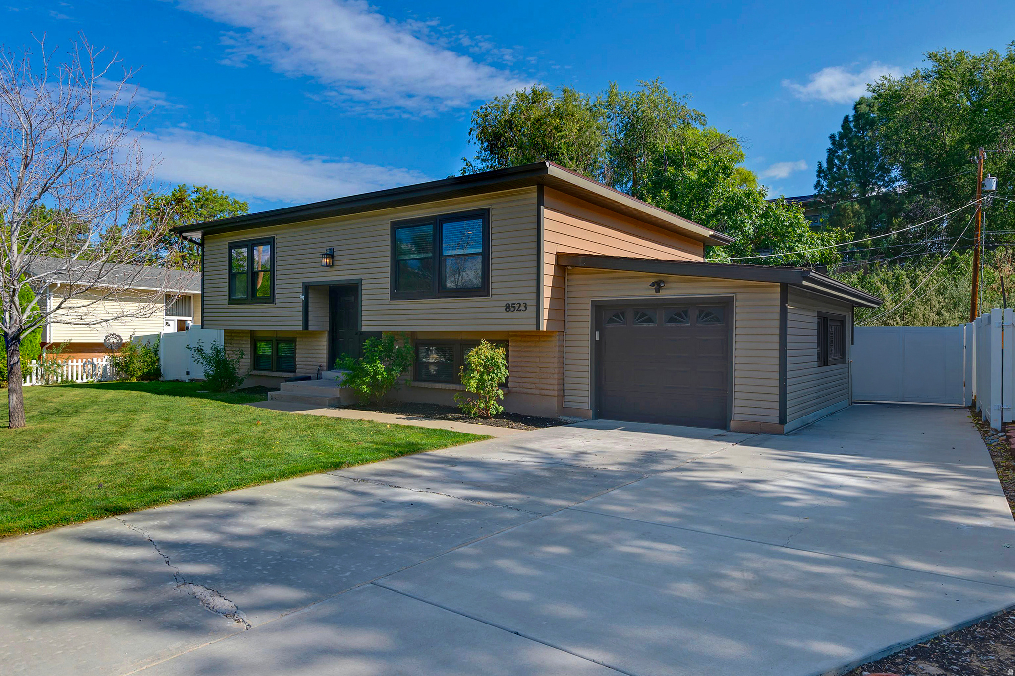 8523 S KELSCH DR