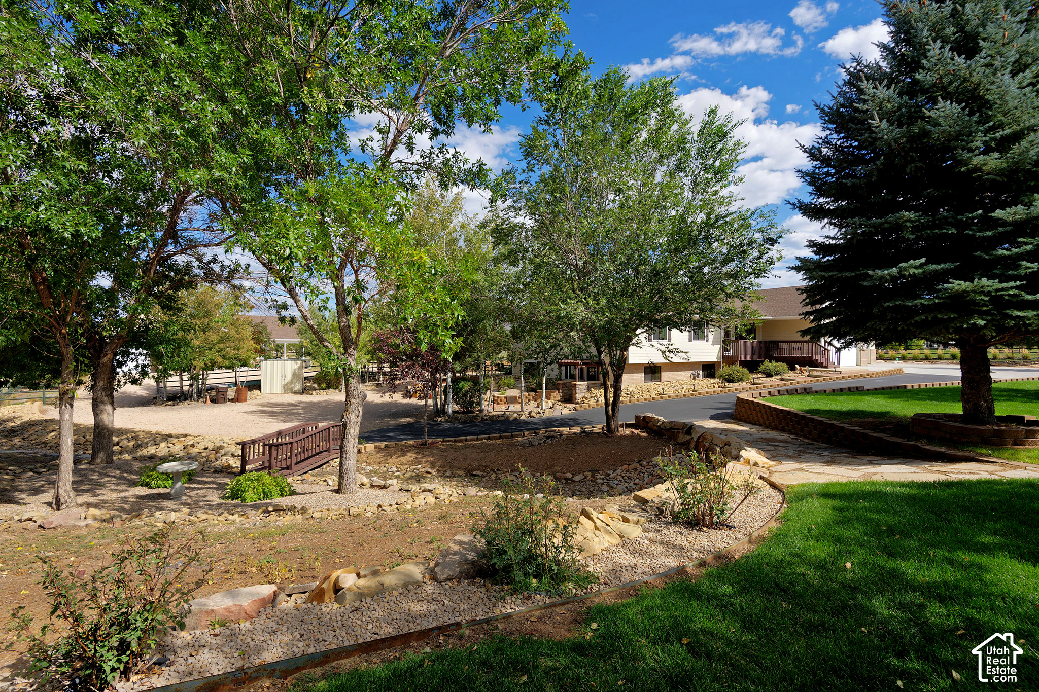 6340 HIGHLAND DR