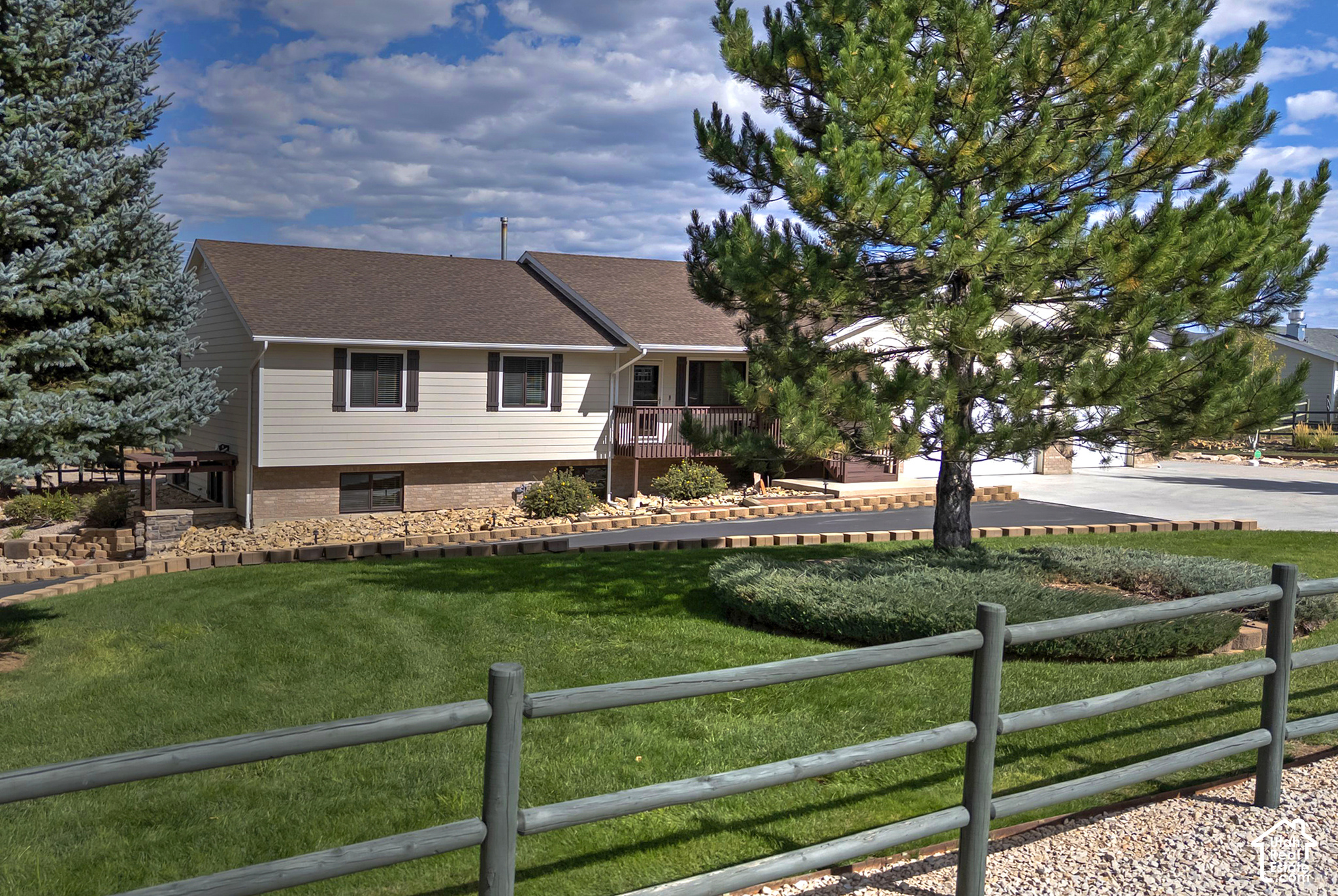 6340 HIGHLAND DR