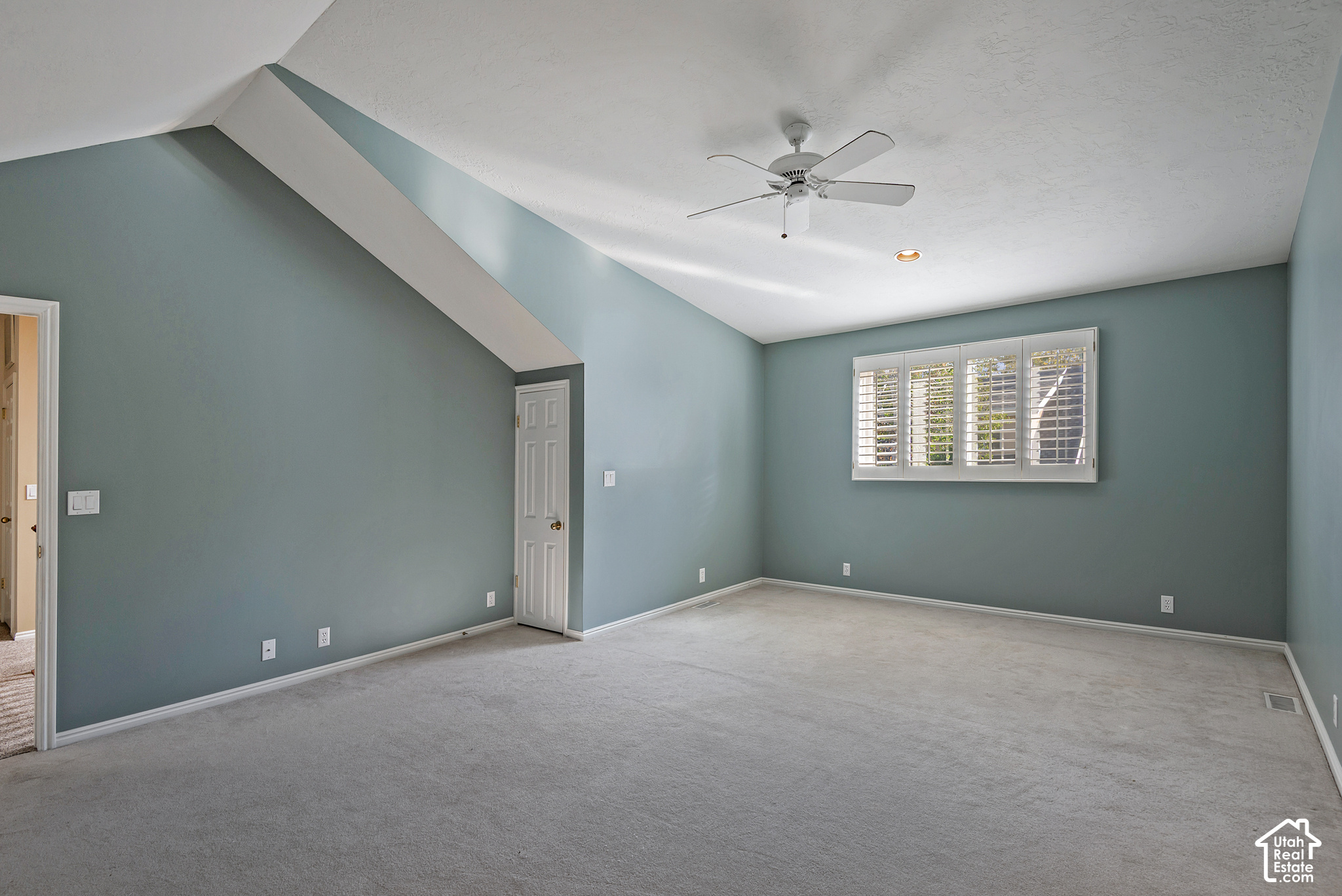 2106 E SIERRA RIDGE CT