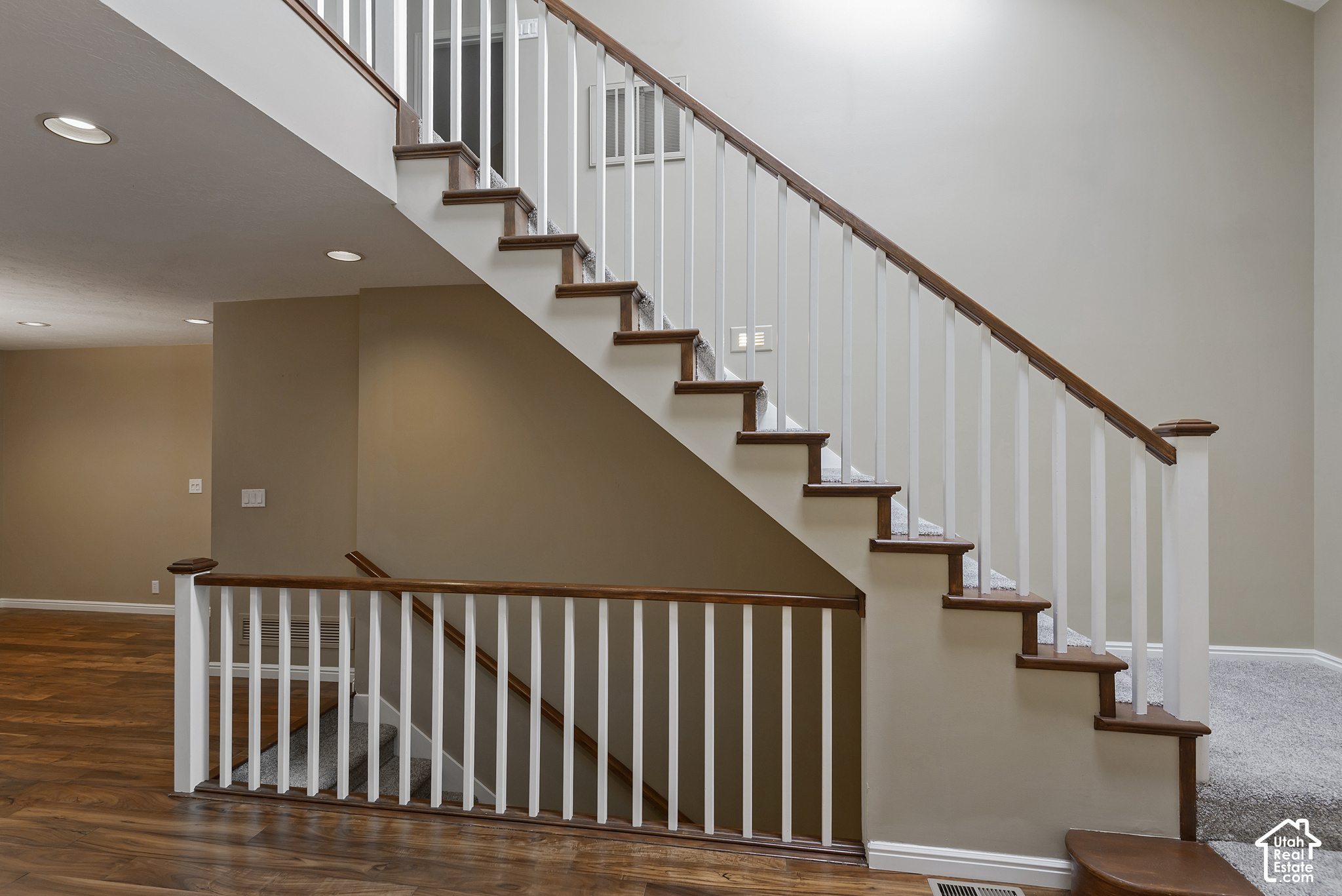 2106 E SIERRA RIDGE CT