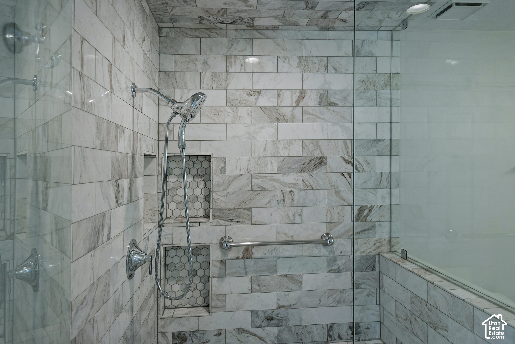 2106 E SIERRA RIDGE CT