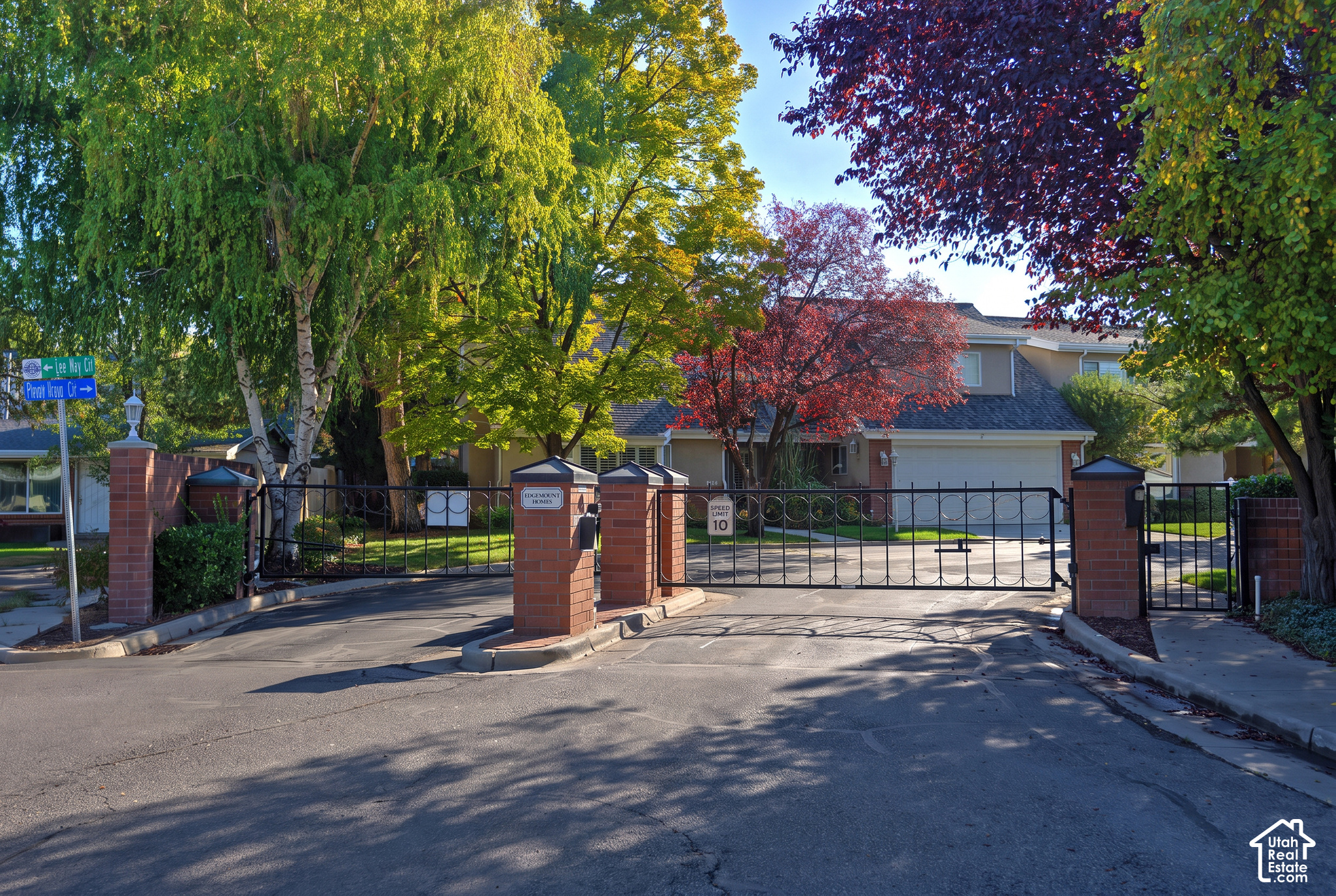 2106 E SIERRA RIDGE CT