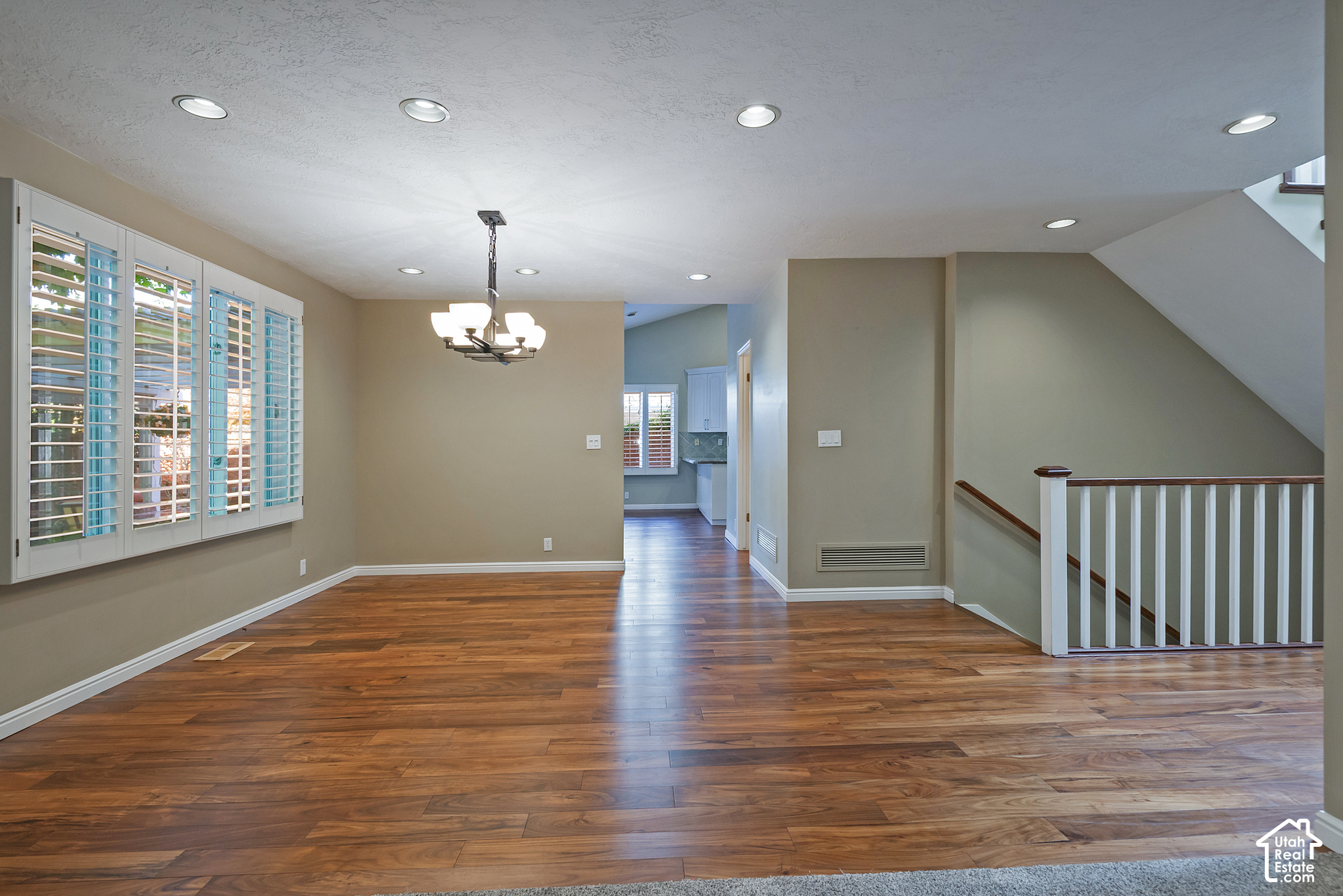 2106 E SIERRA RIDGE CT