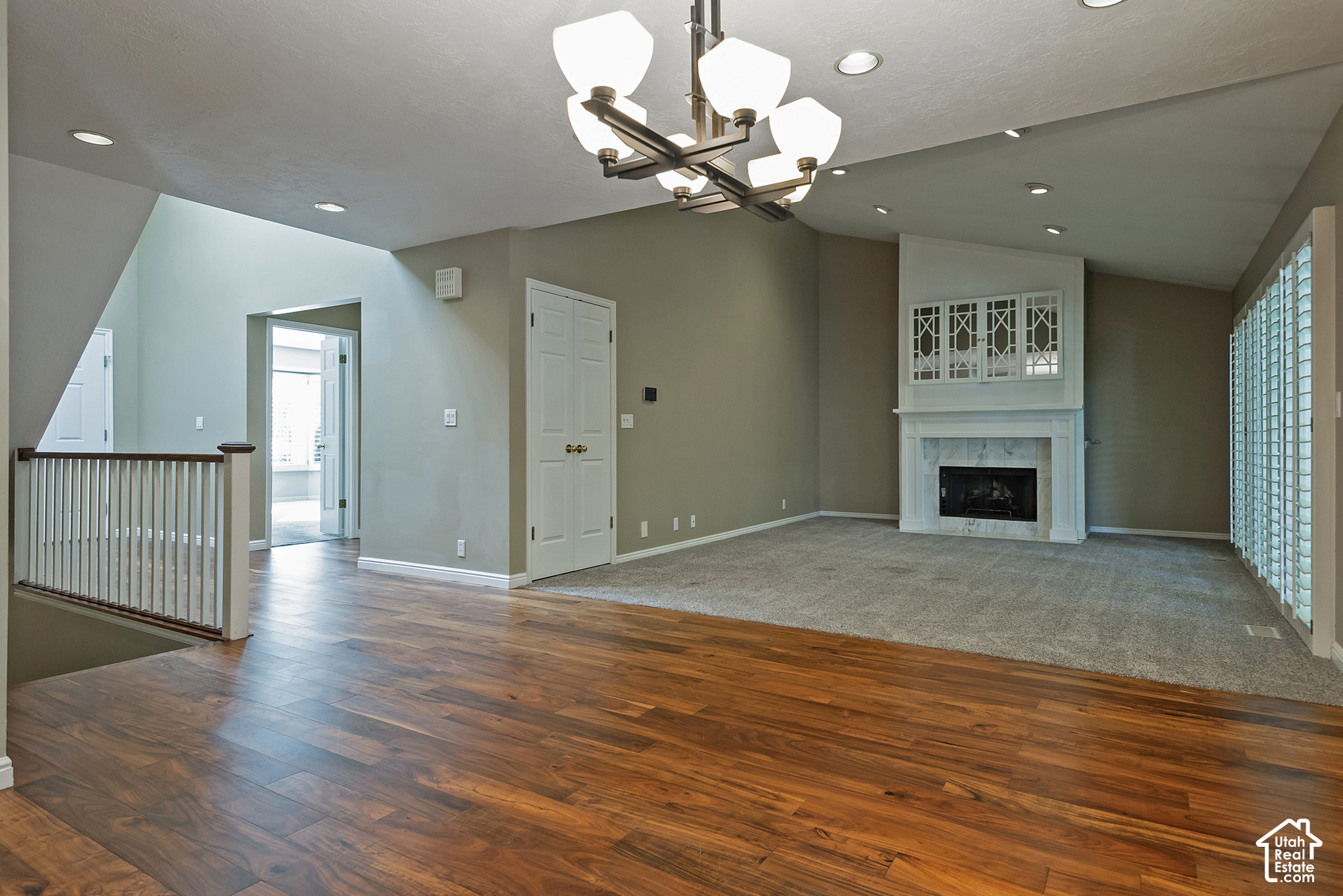 2106 E SIERRA RIDGE CT