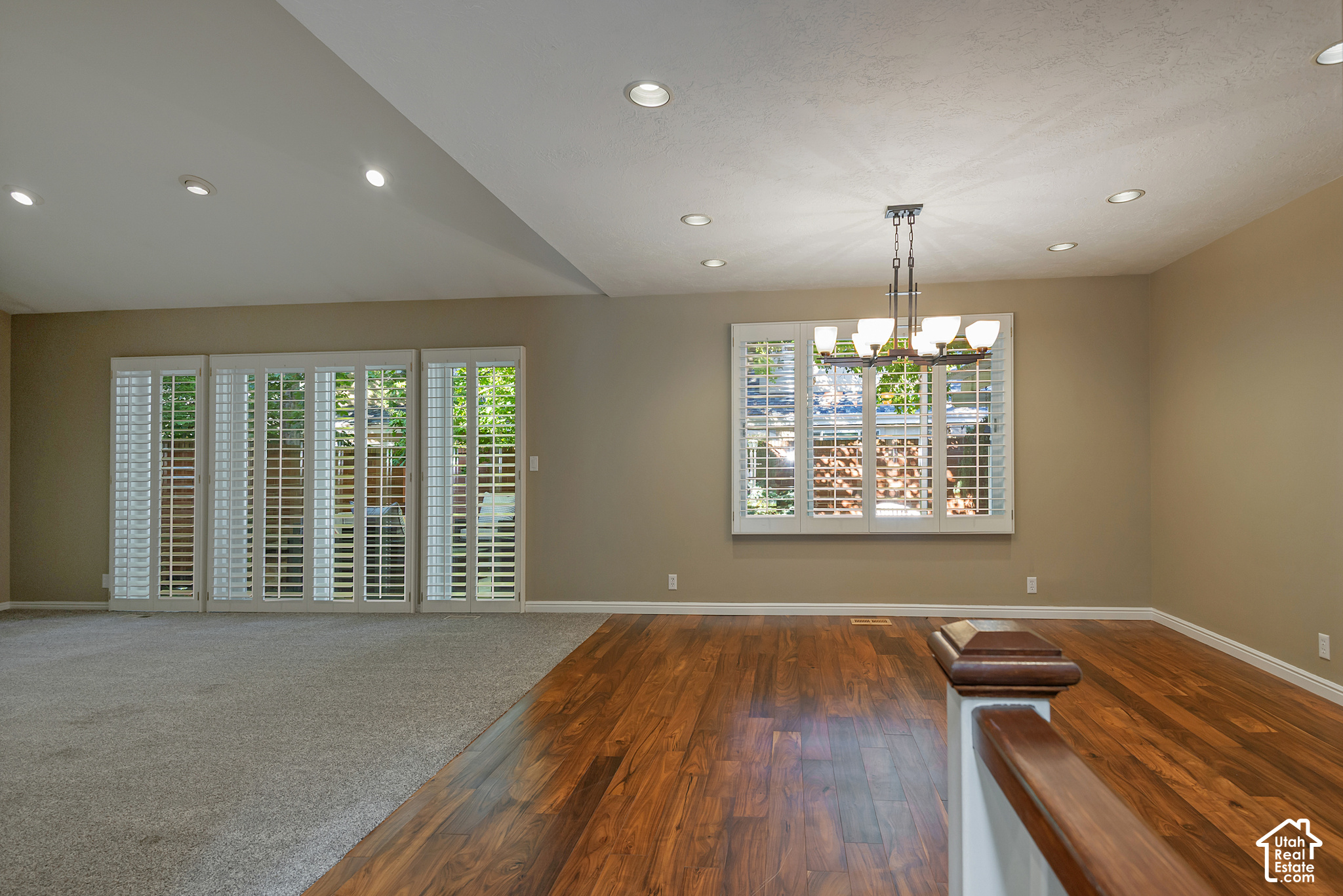 2106 E SIERRA RIDGE CT