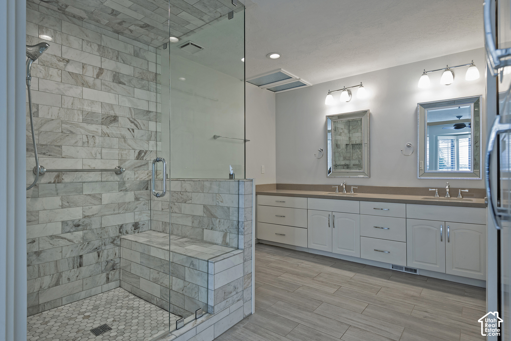 2106 E SIERRA RIDGE CT