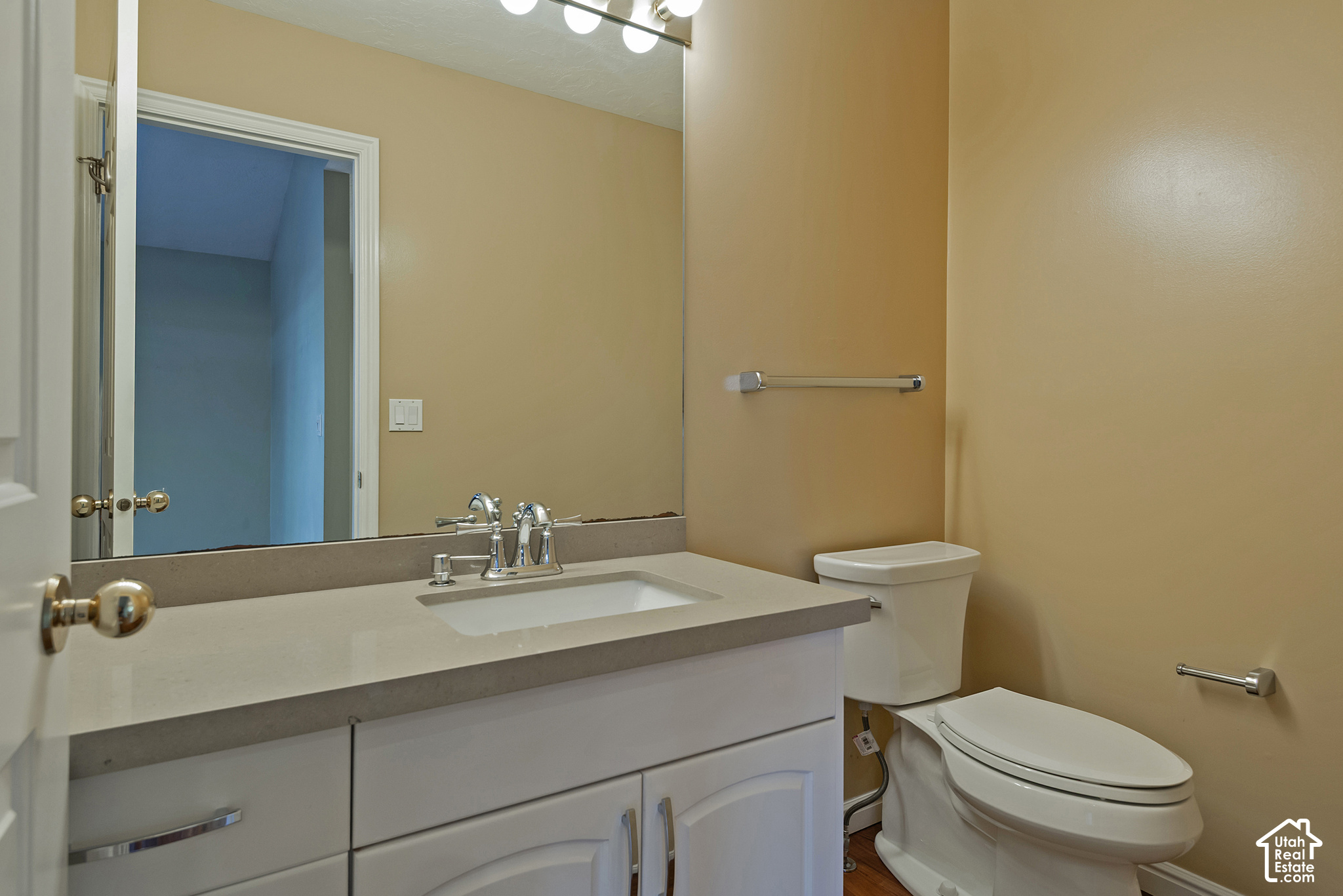 2106 E SIERRA RIDGE CT