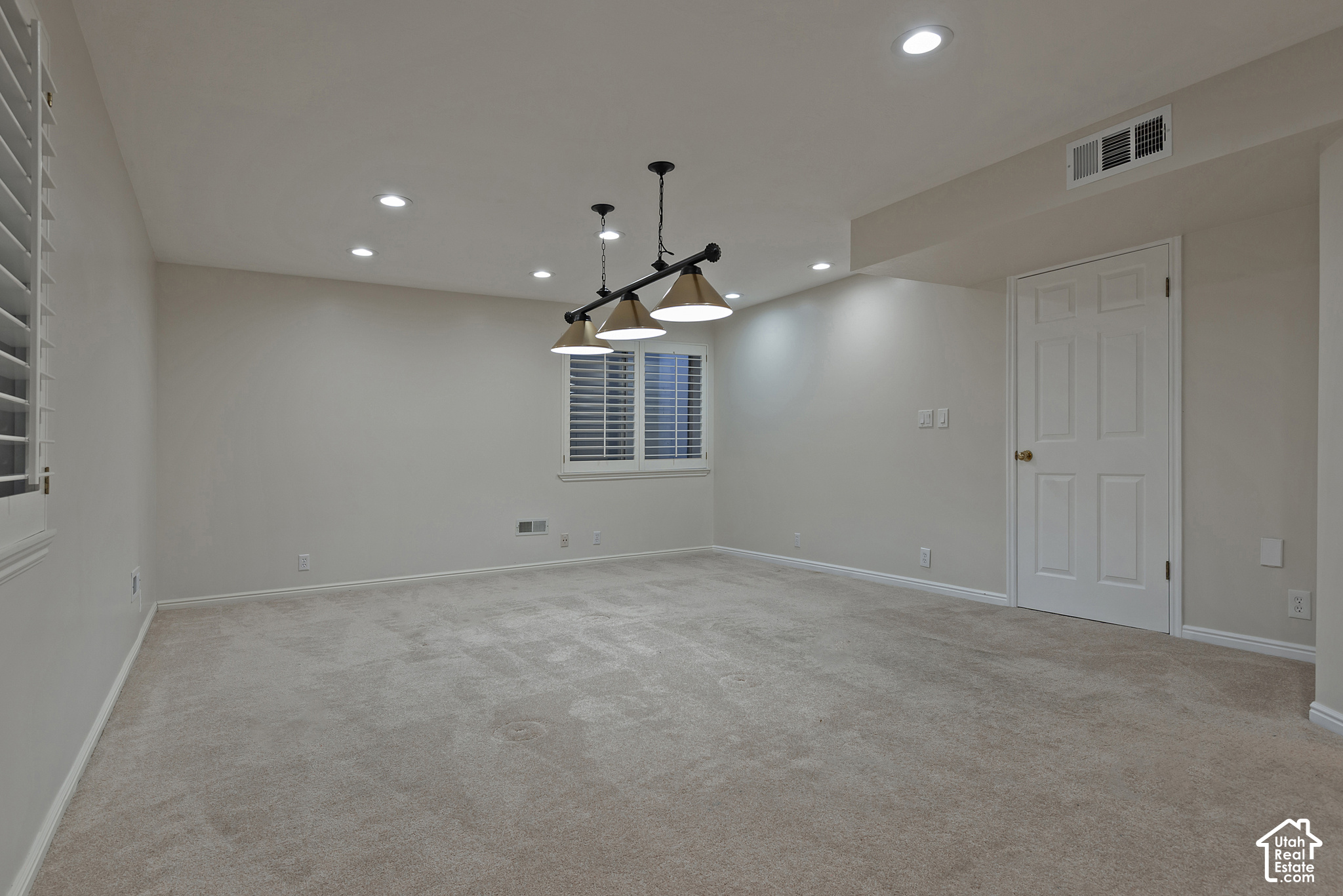 2106 E SIERRA RIDGE CT