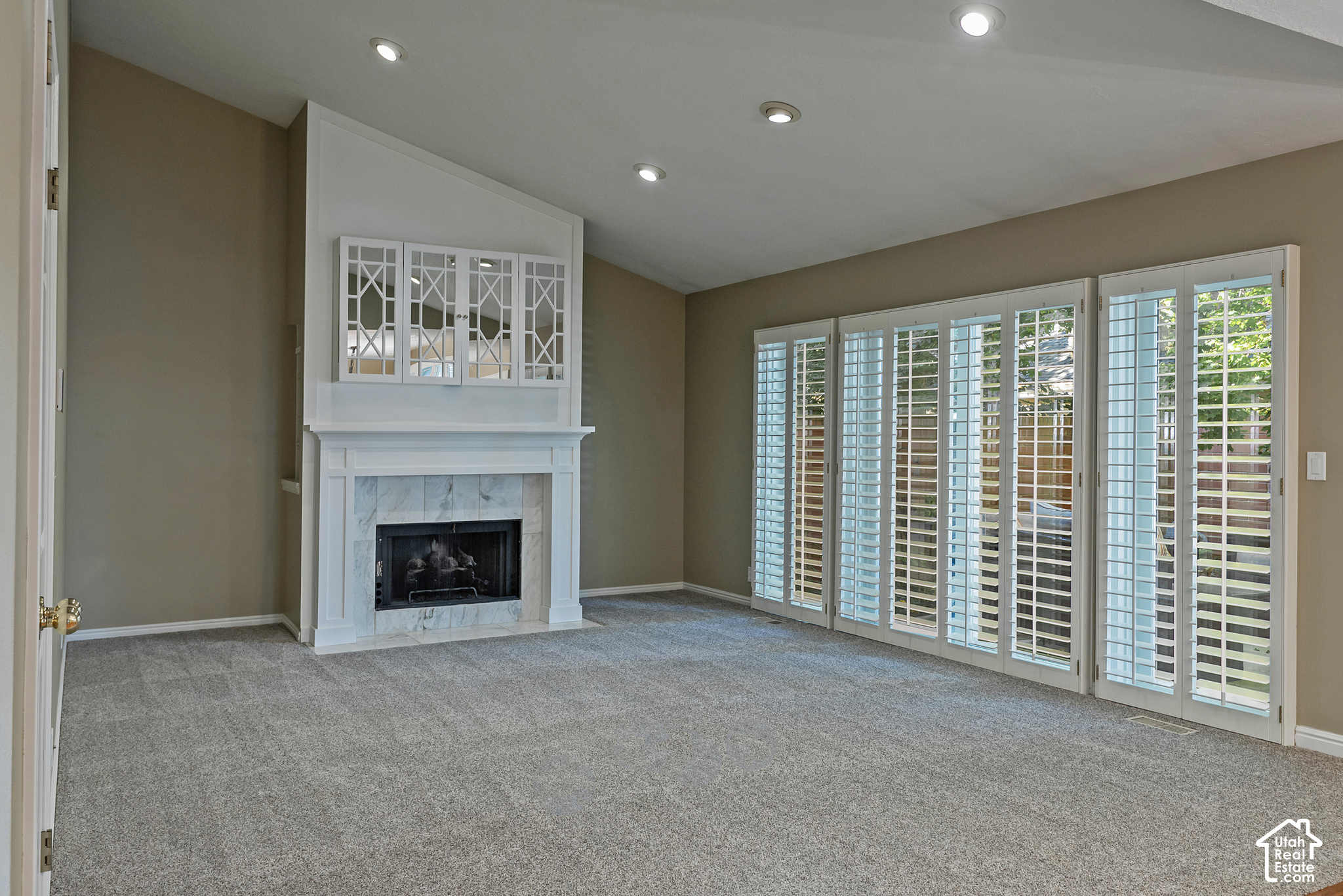 2106 E SIERRA RIDGE CT