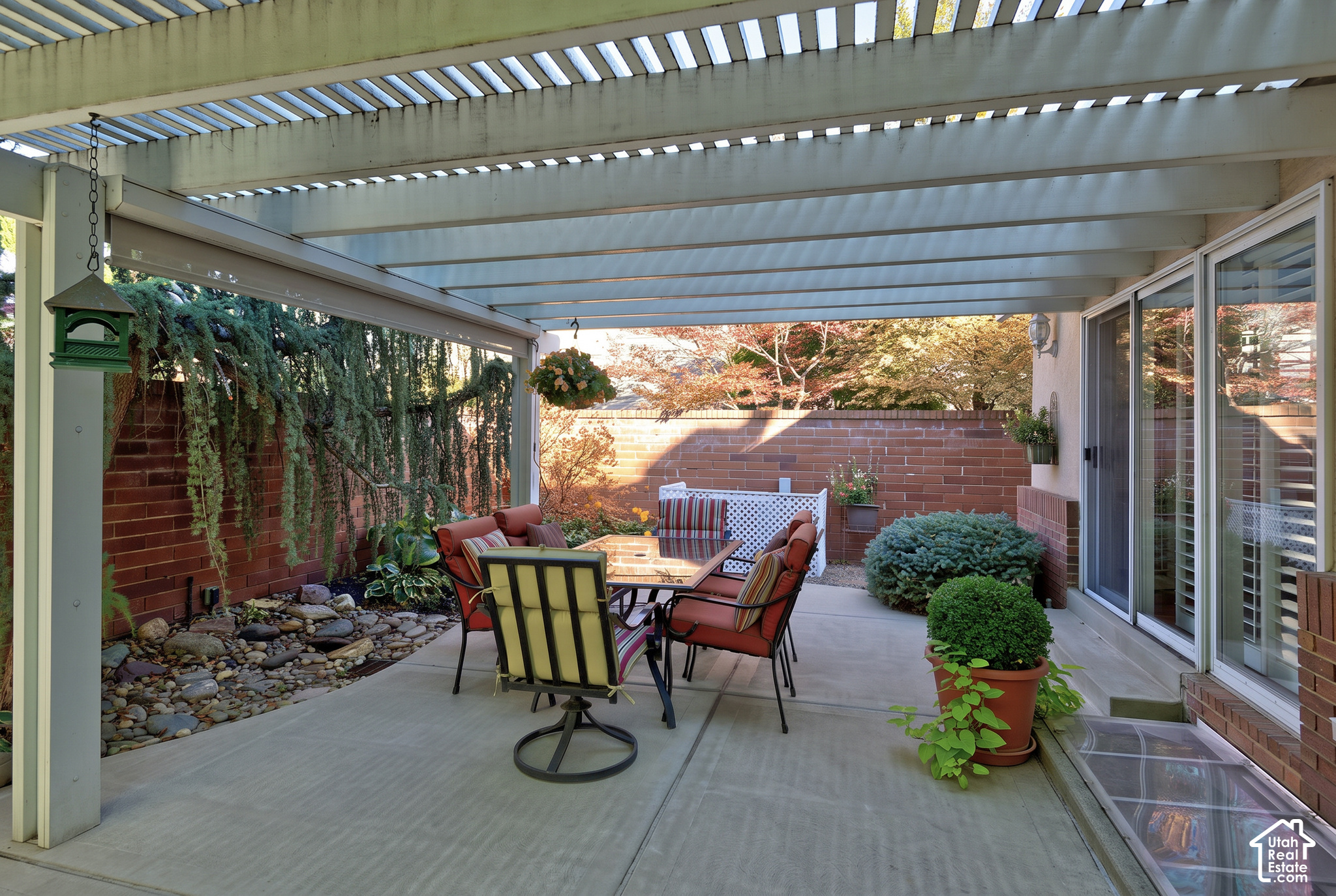 2106 E SIERRA RIDGE CT