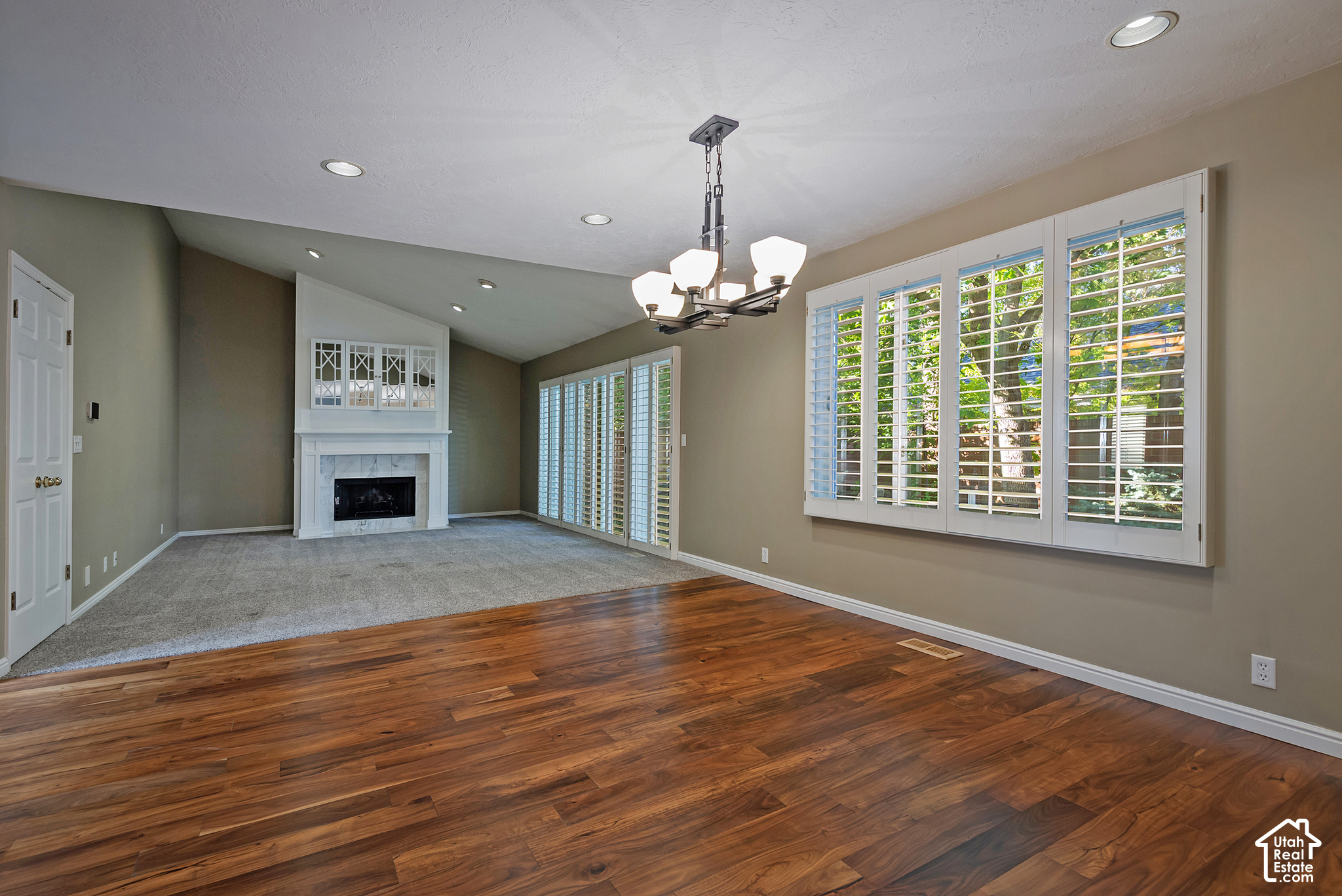 2106 E SIERRA RIDGE CT