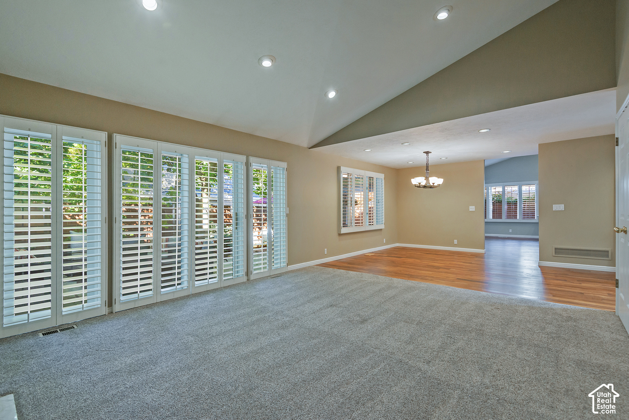 2106 E SIERRA RIDGE CT