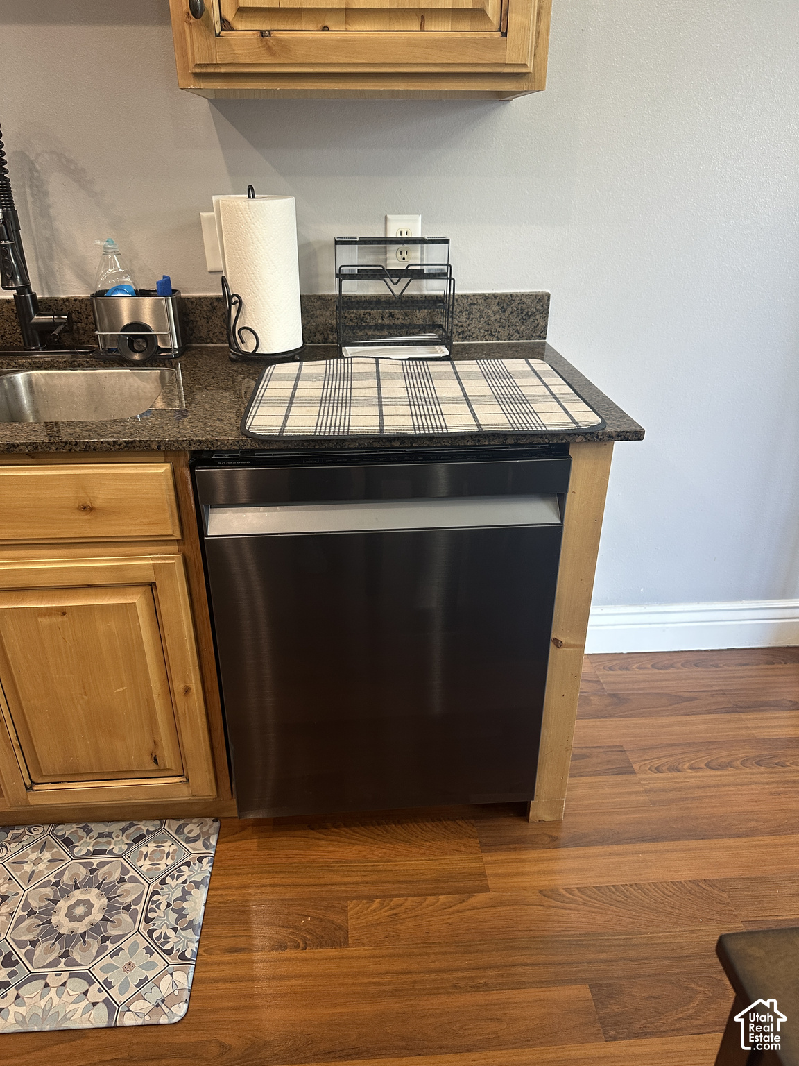 225 E 700 N