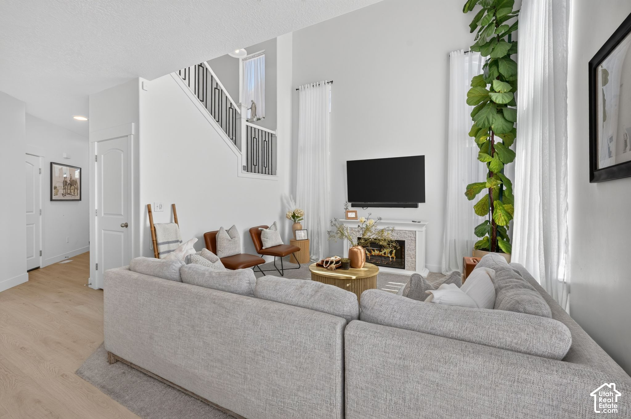 1301 W CAINE DR