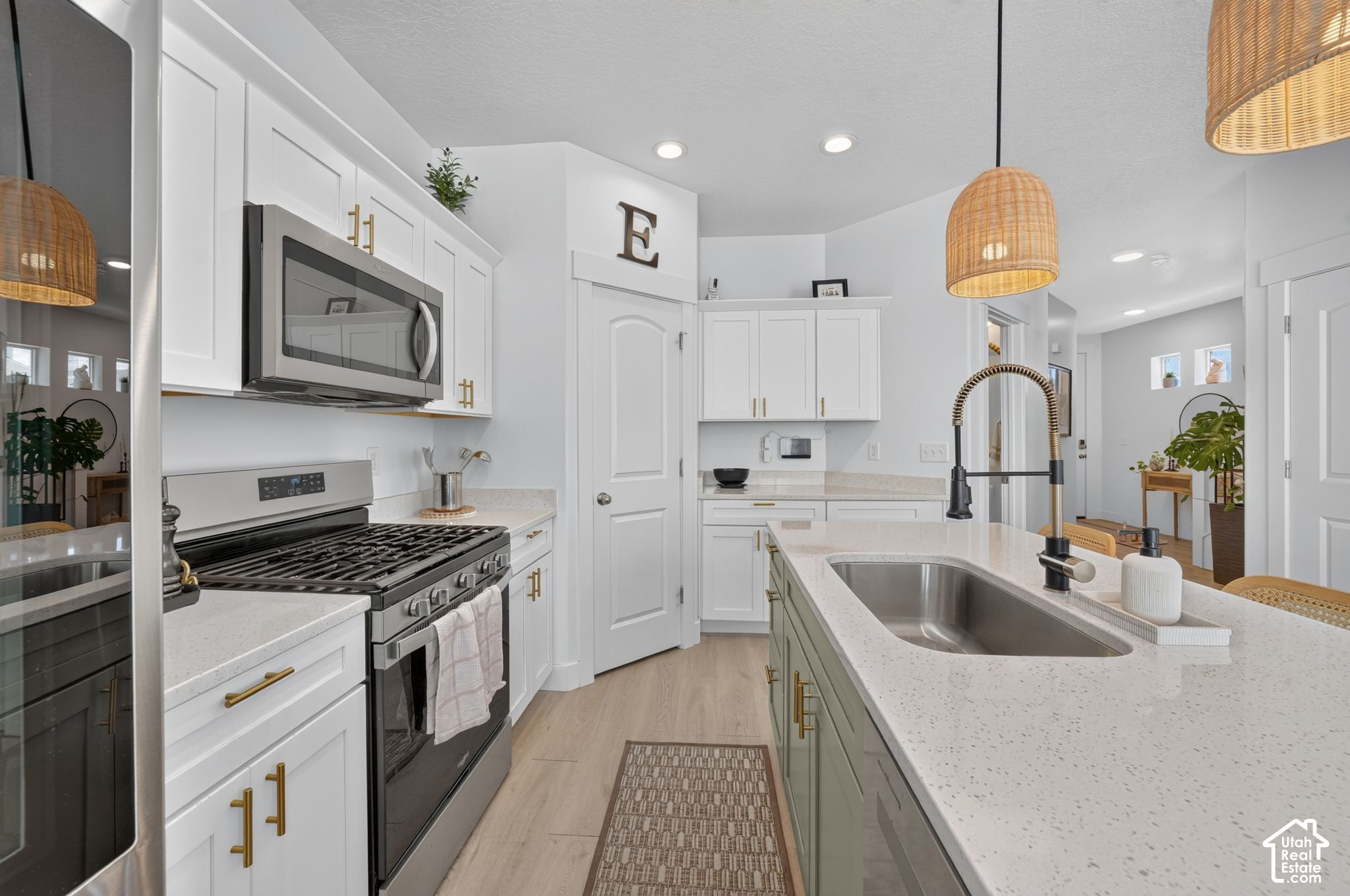 1301 W CAINE DR