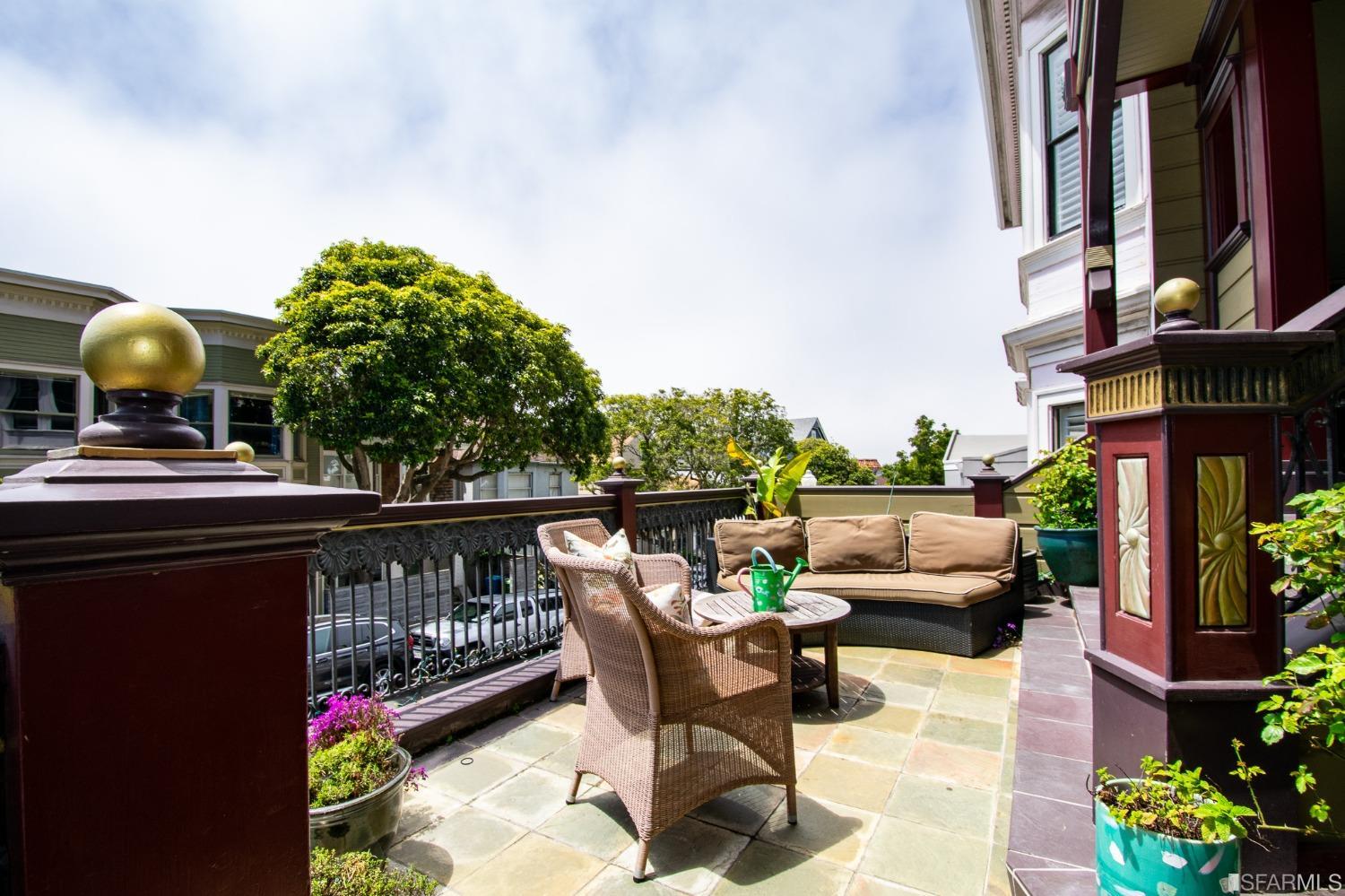 220 Downey Street