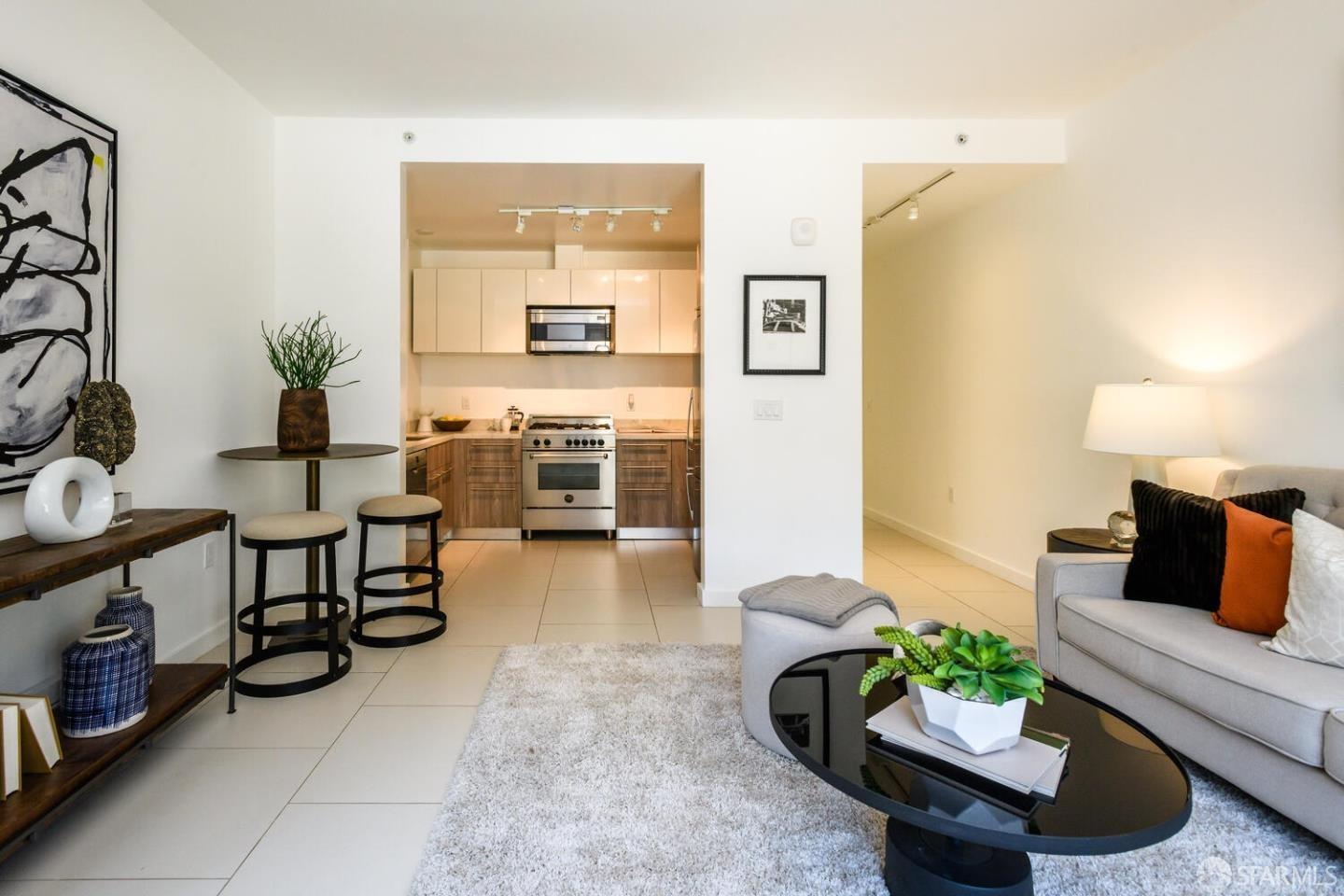 1868 Van Ness Avenue Unit: 206