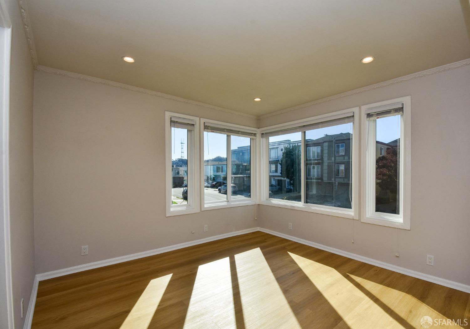 54 Barcelona Avenue