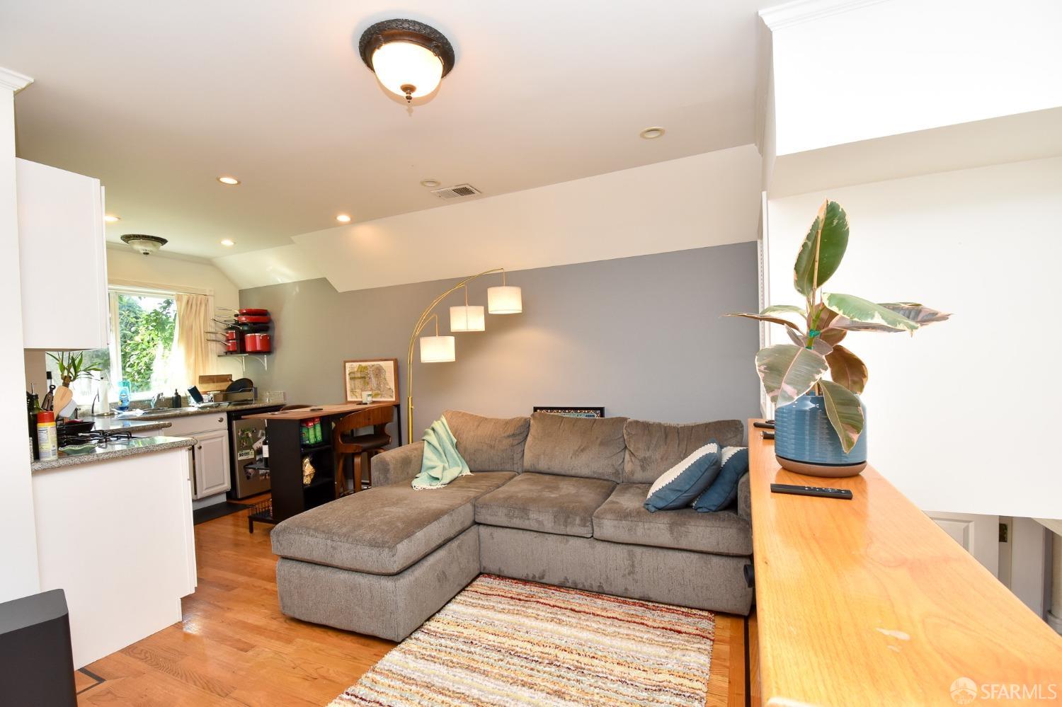 834 Peralta Avenue