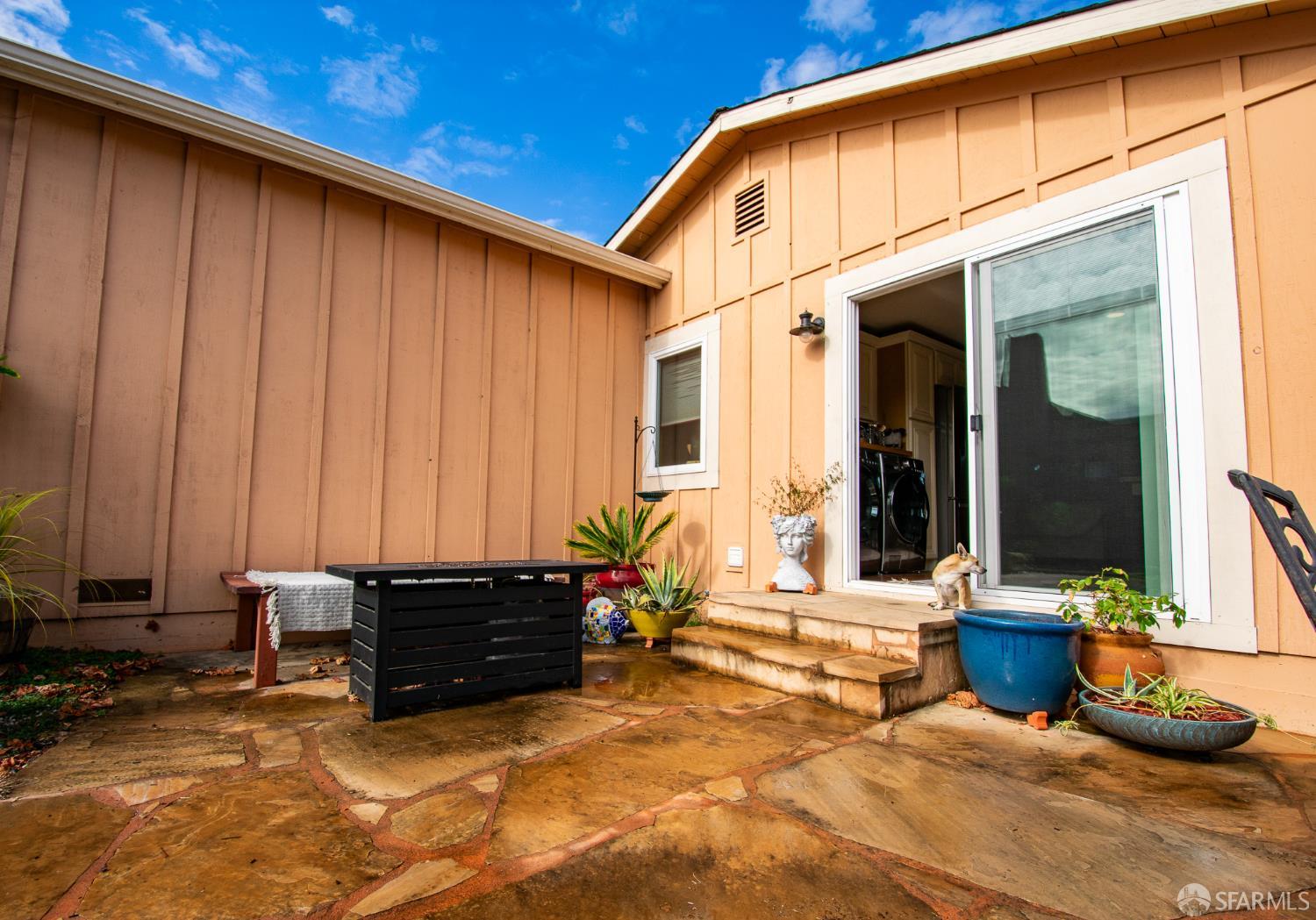 40 Encina Avenue