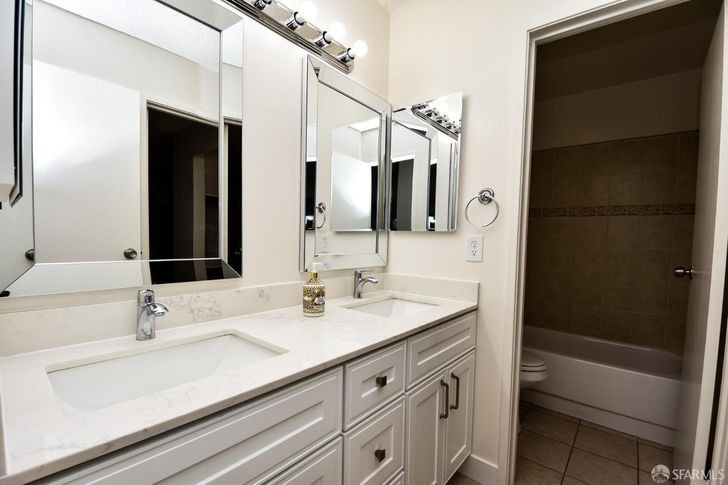 816 N Delaware Street # 402