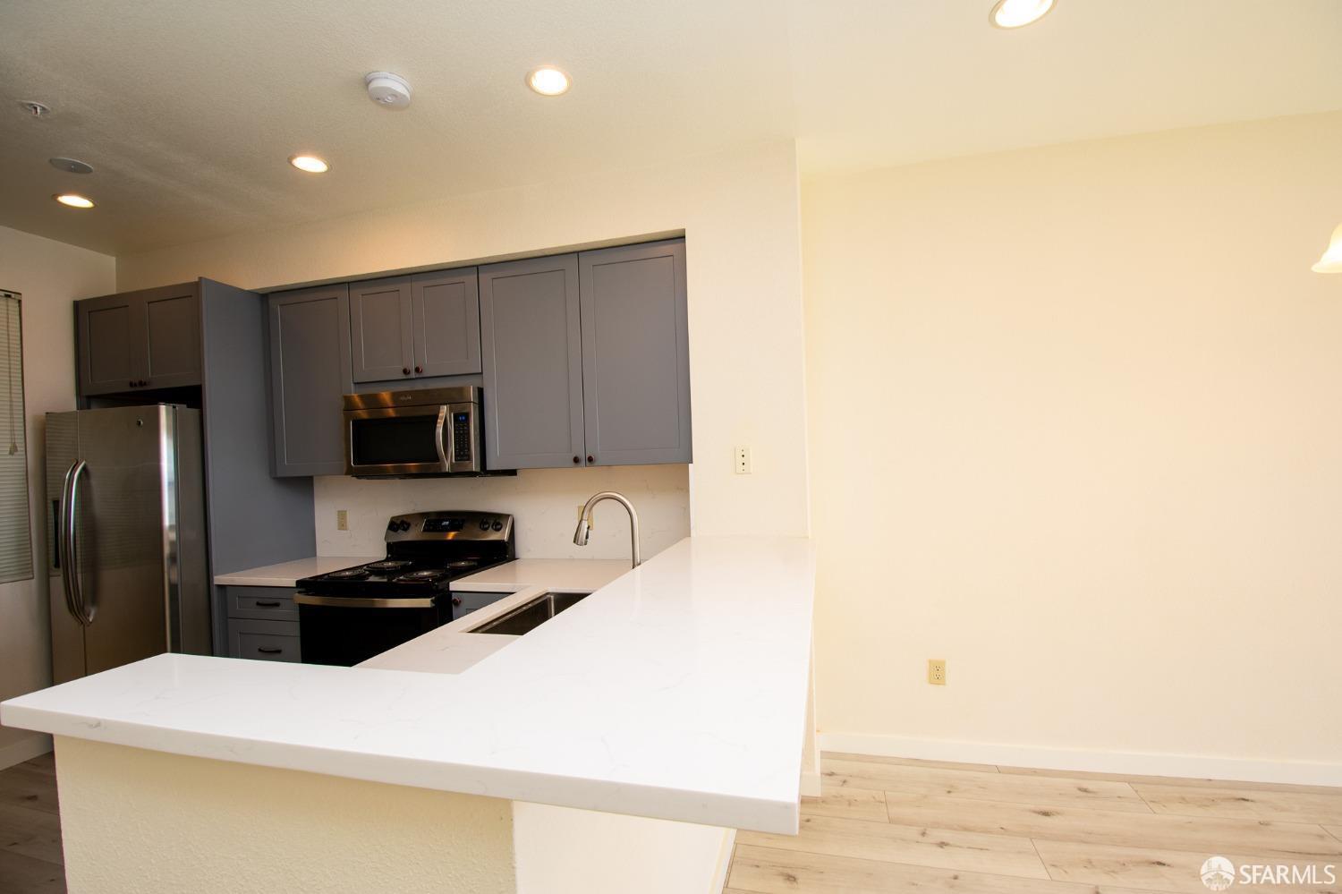 101 Crescent Way # 2111