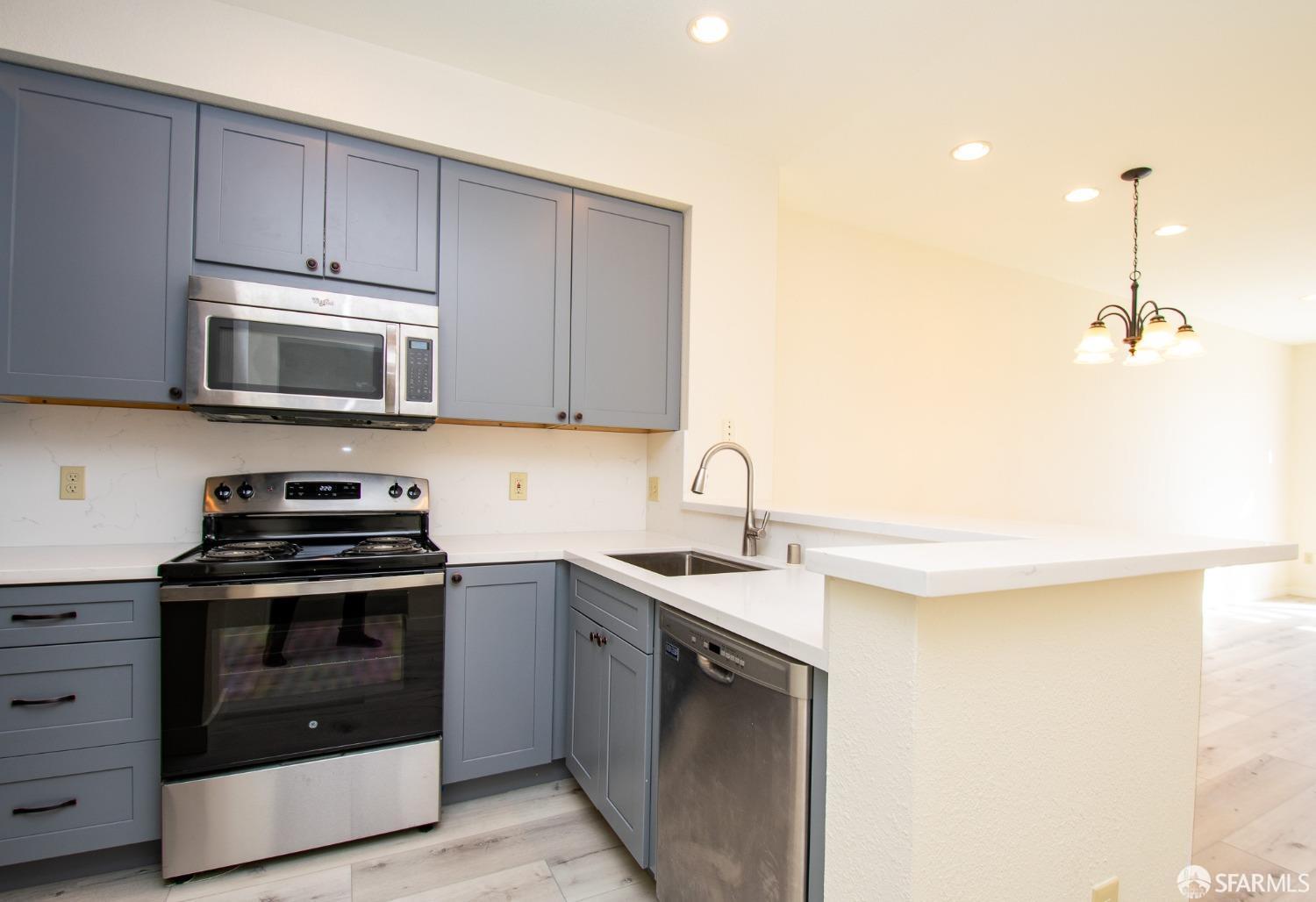101 Crescent Way # 2111