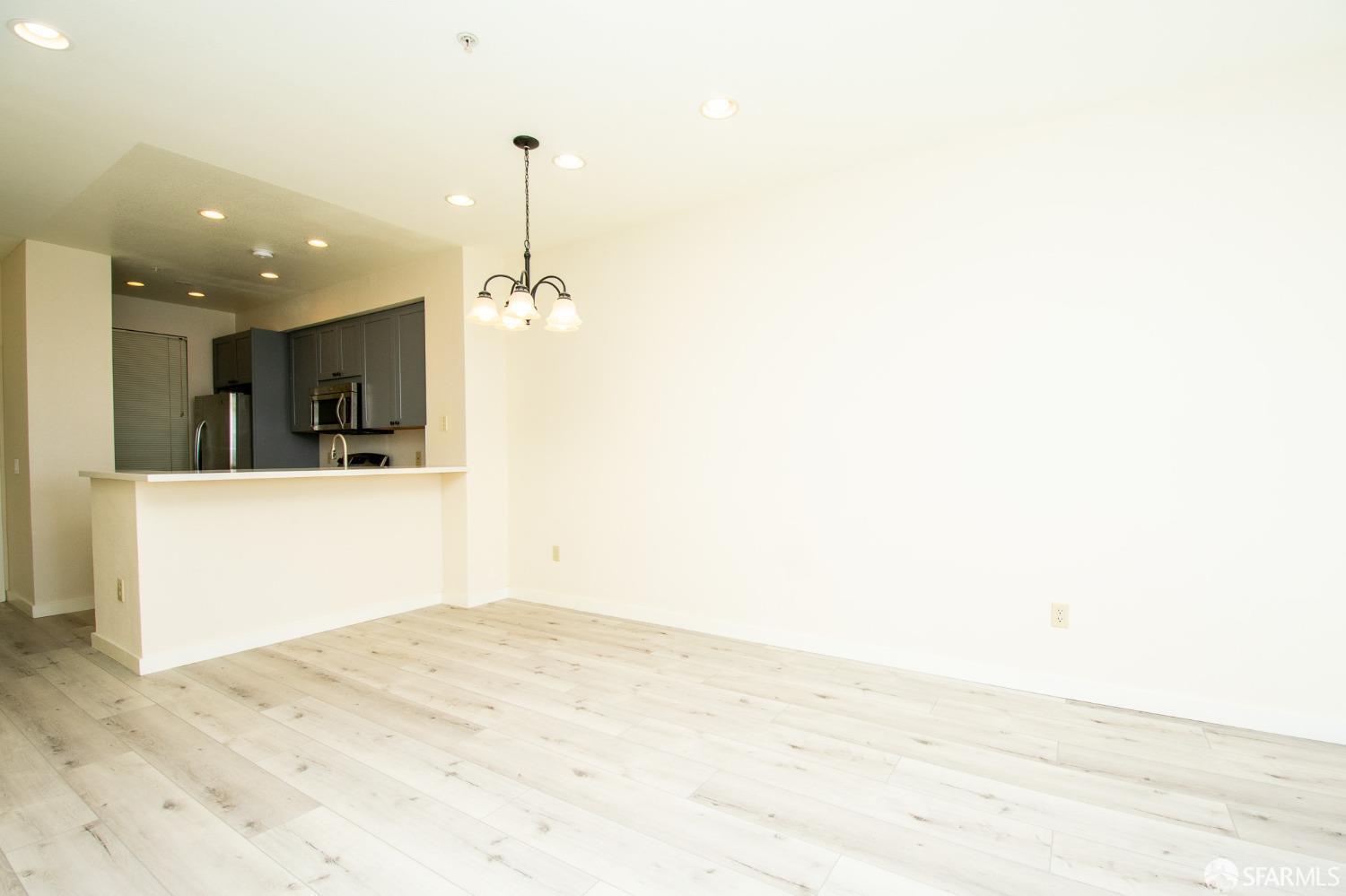 101 Crescent Way # 2111