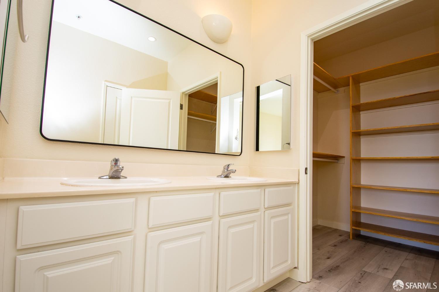 101 Crescent Way # 2111