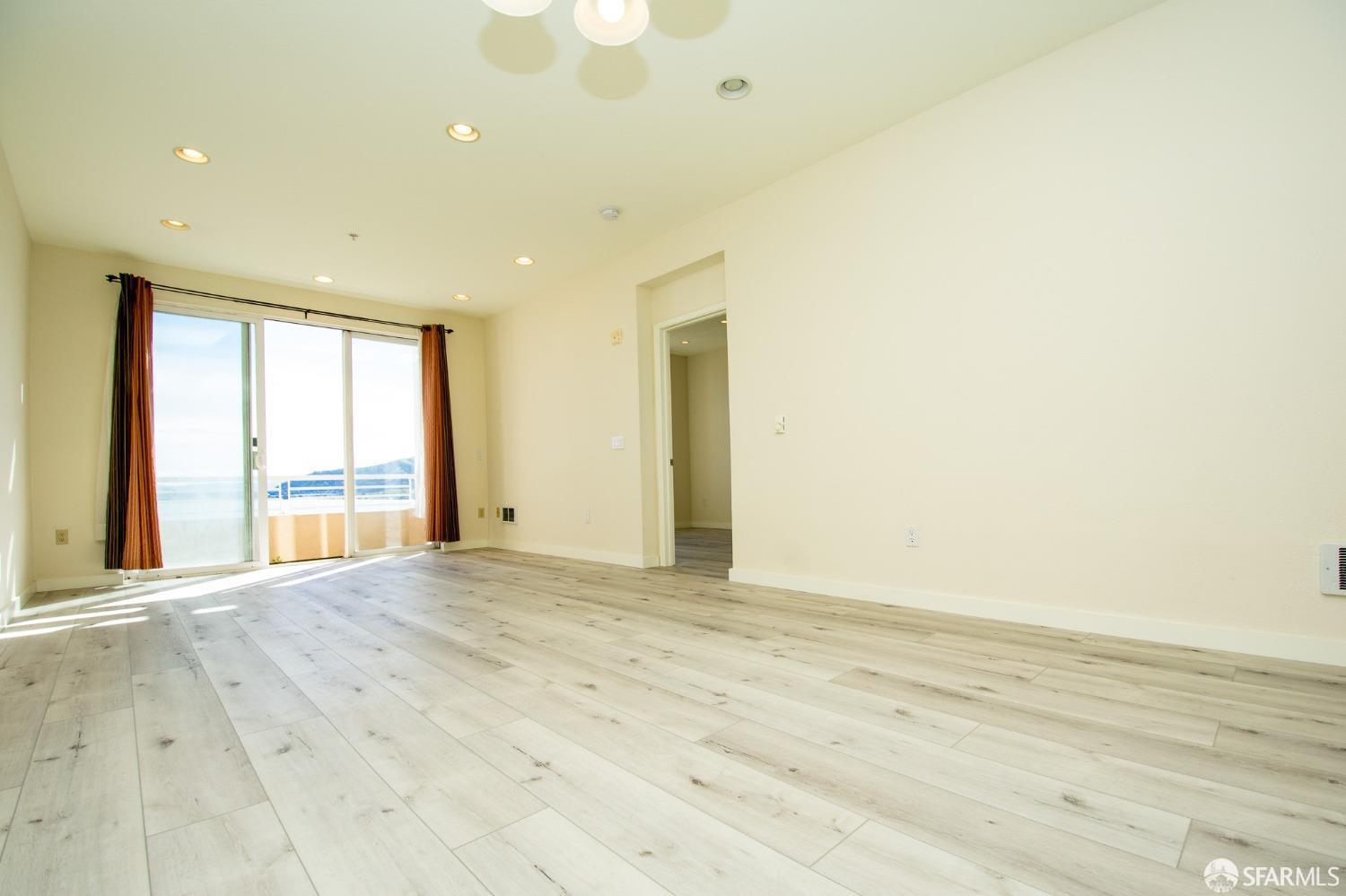 101 Crescent Way # 2111