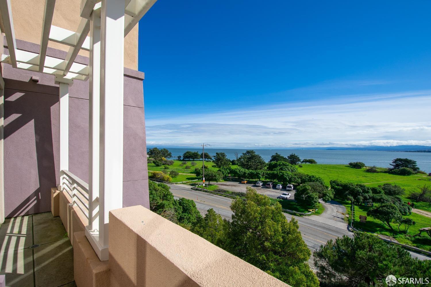 101 Crescent Way # 2111