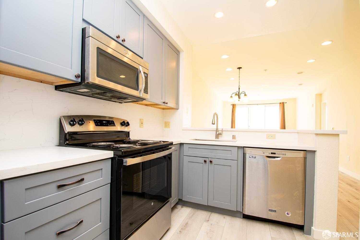 101 Crescent Way # 2111