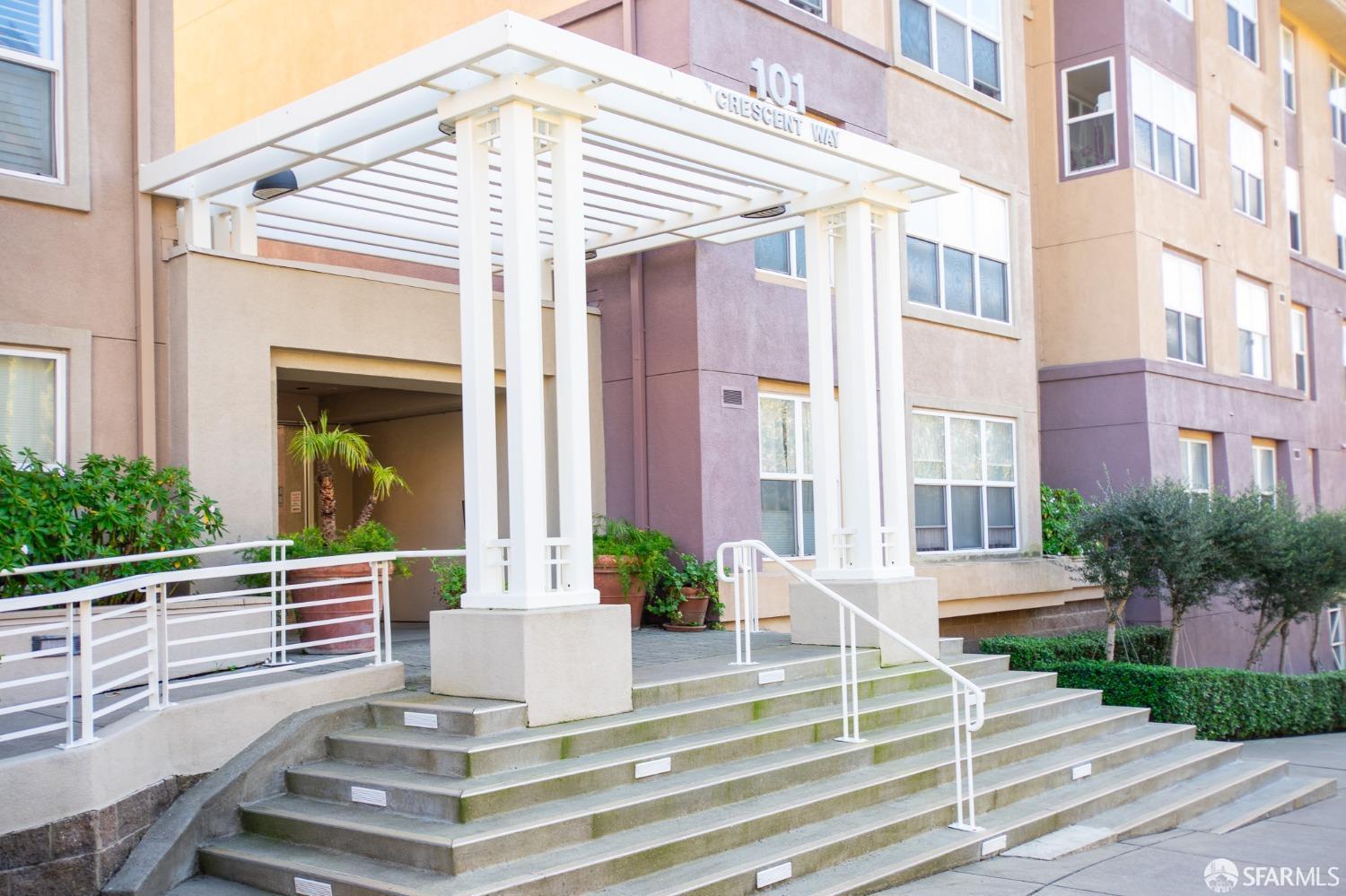 101 Crescent Way # 2111