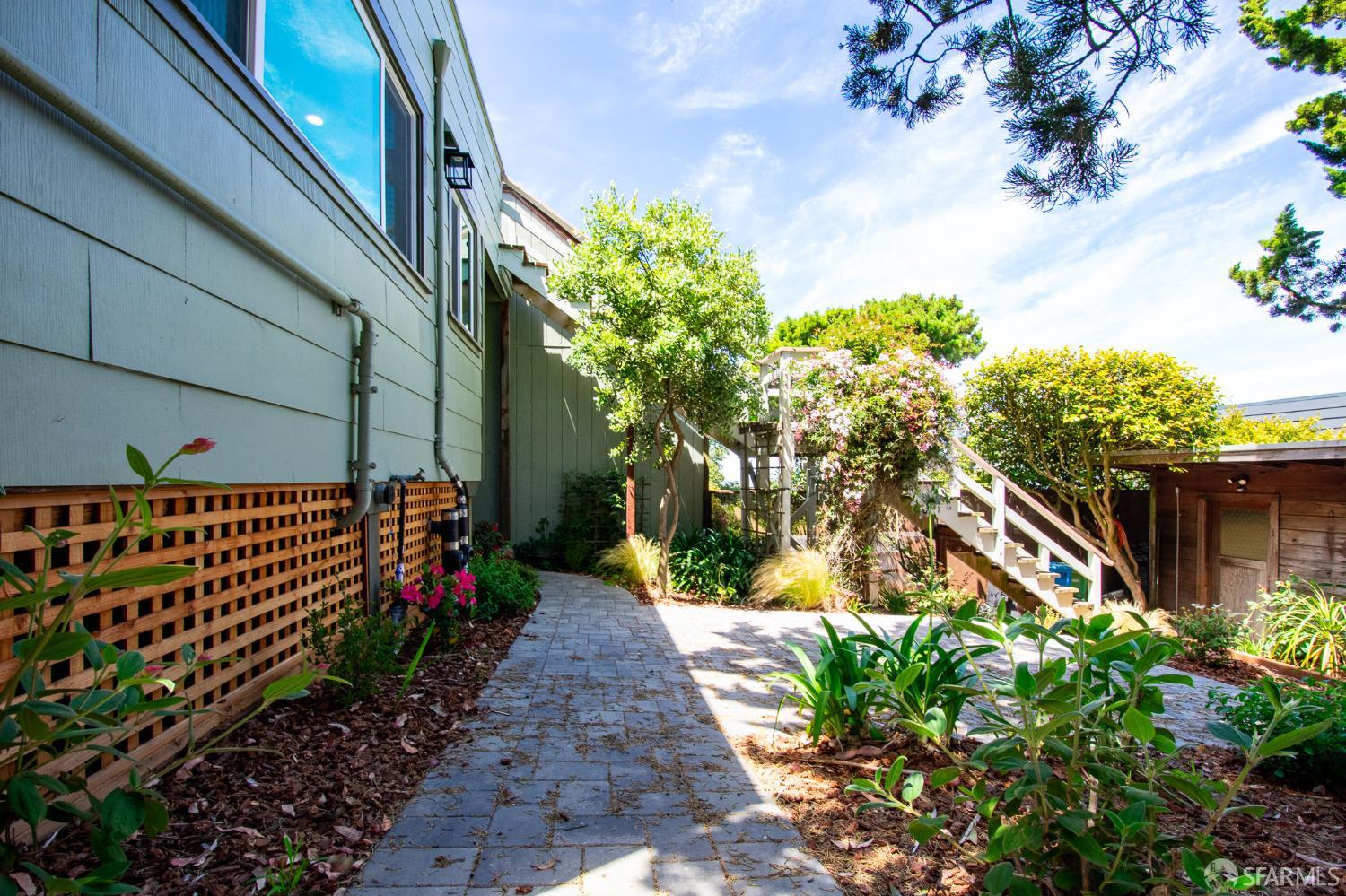 790 Duncan Street