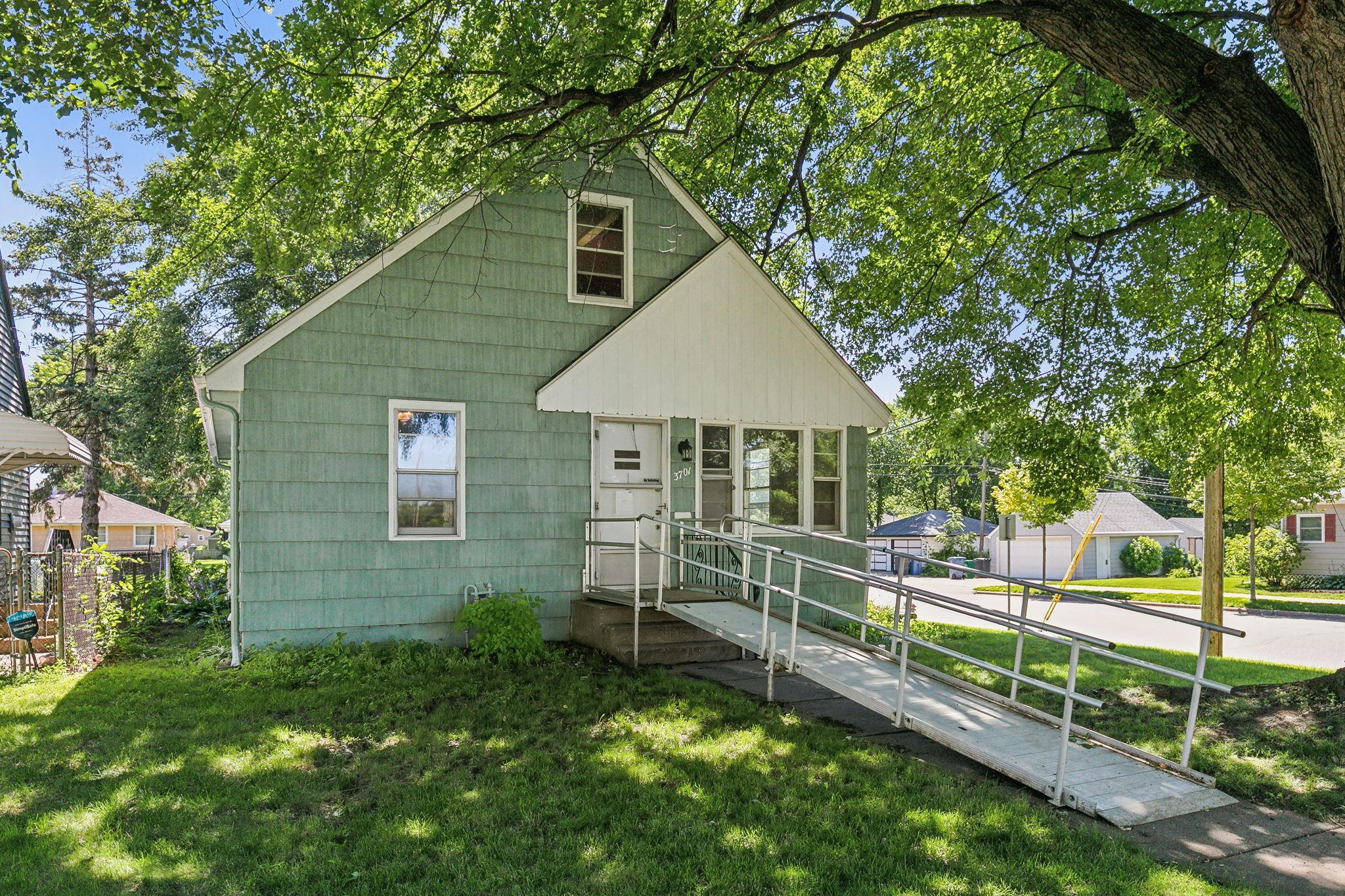 3701 Main Street NE