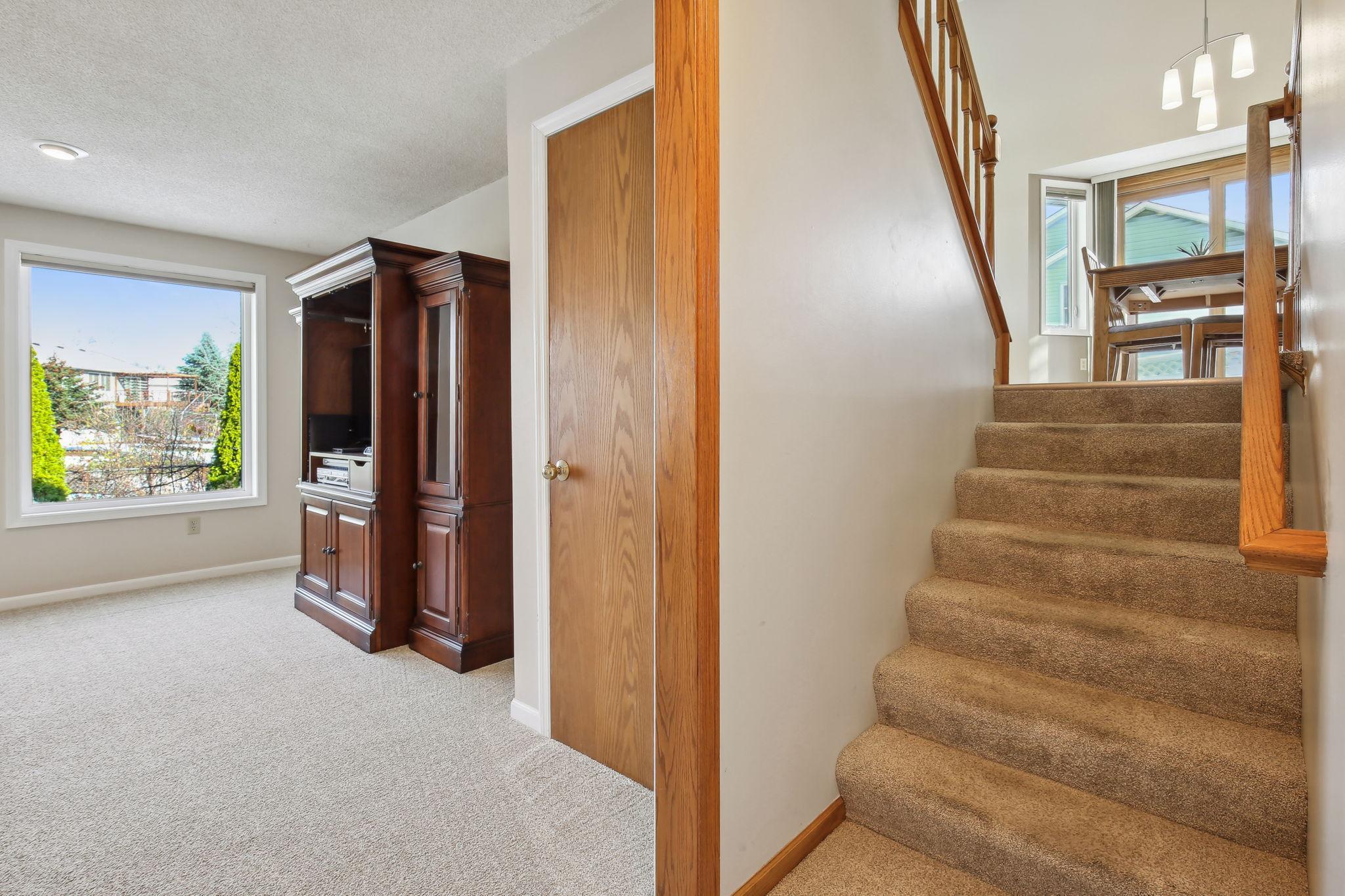 1697 146th Avenue NW