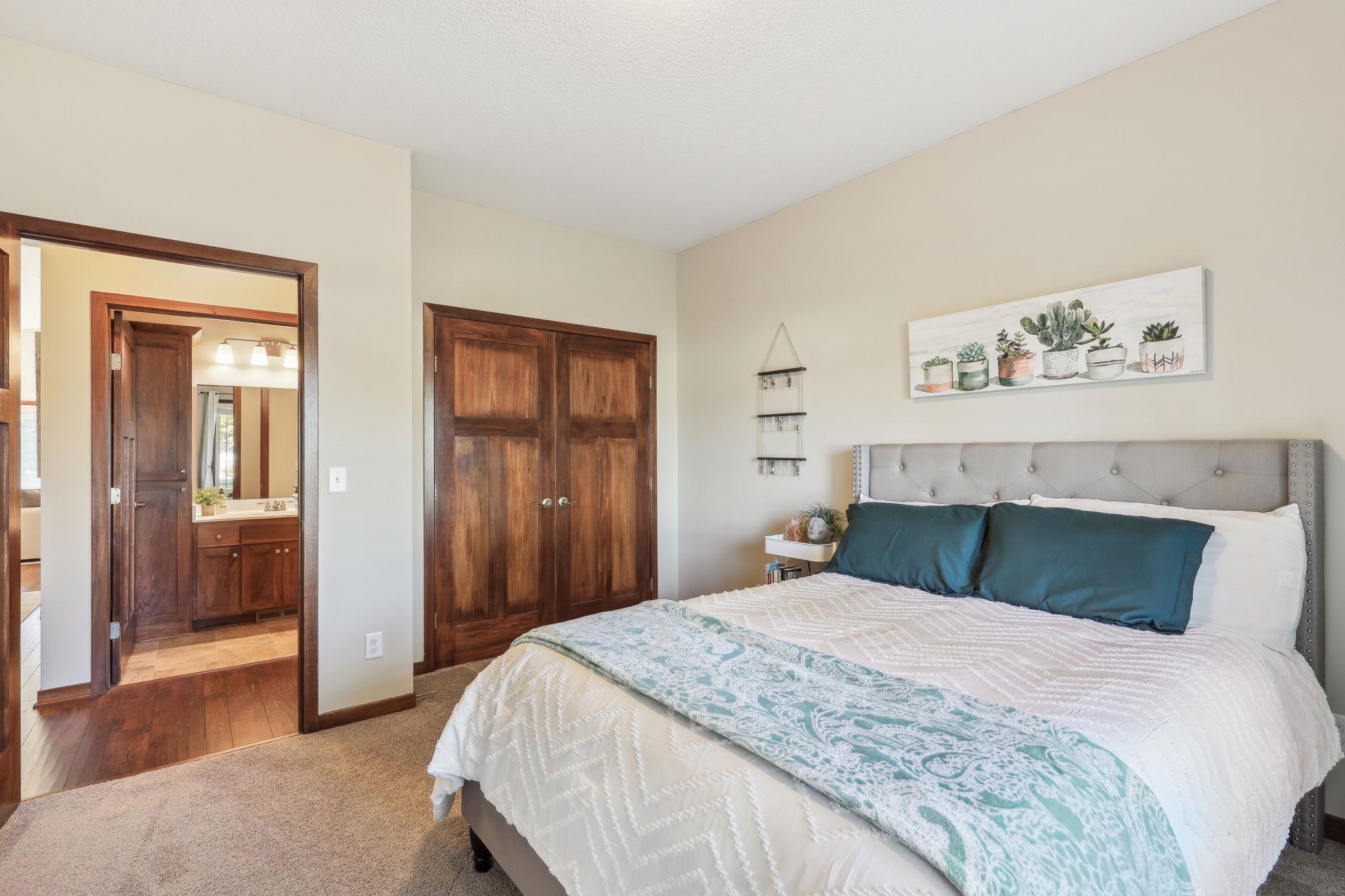 13635 Autumn Way