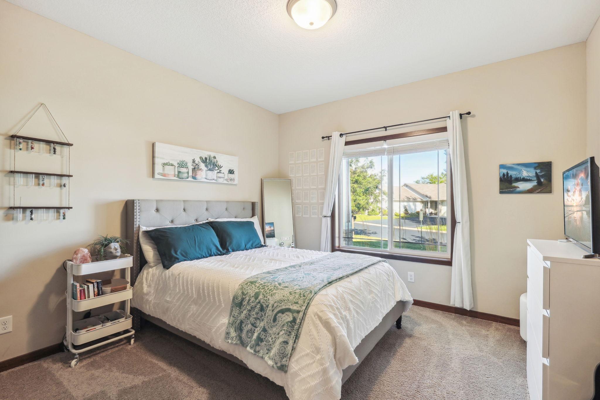 13635 Autumn Way