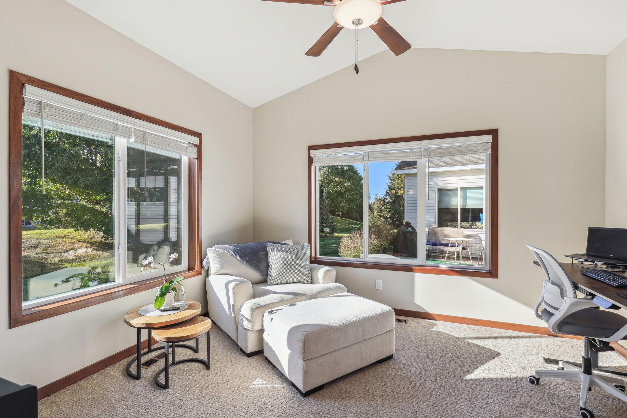 13635 Autumn Way