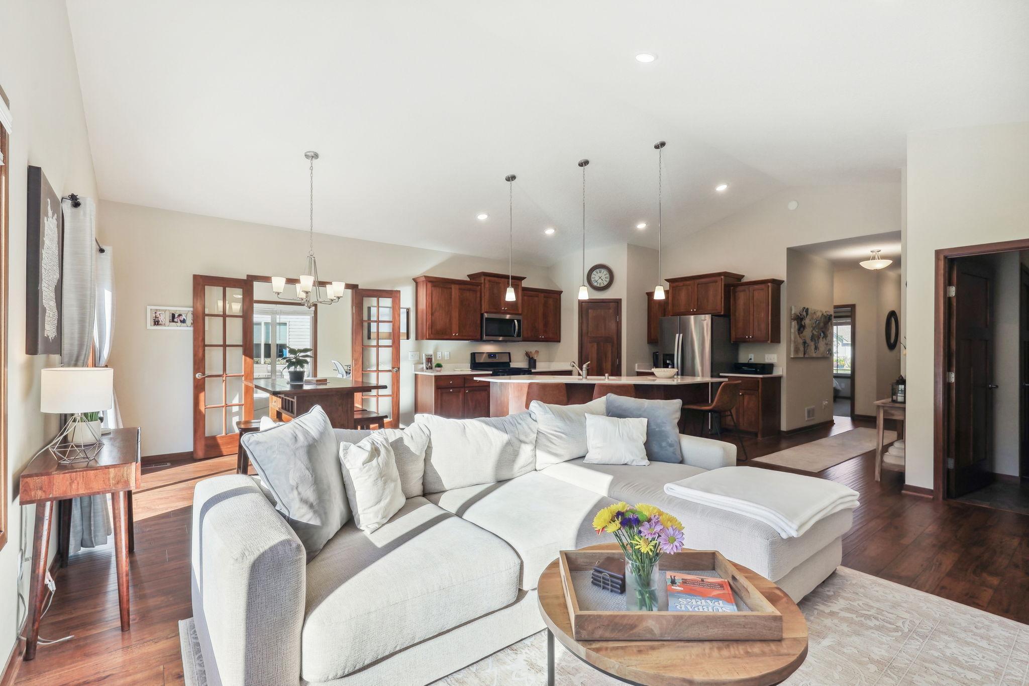 13635 Autumn Way