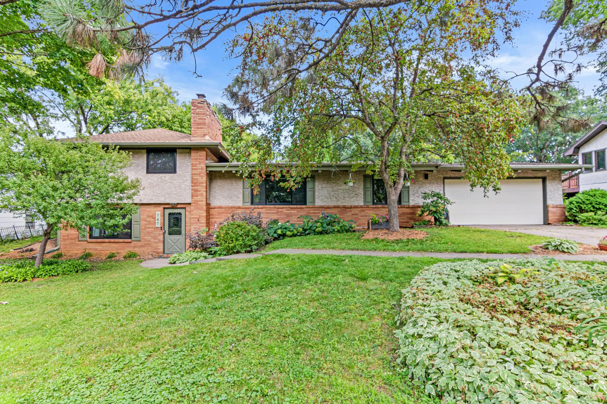 747 Redwood Lane