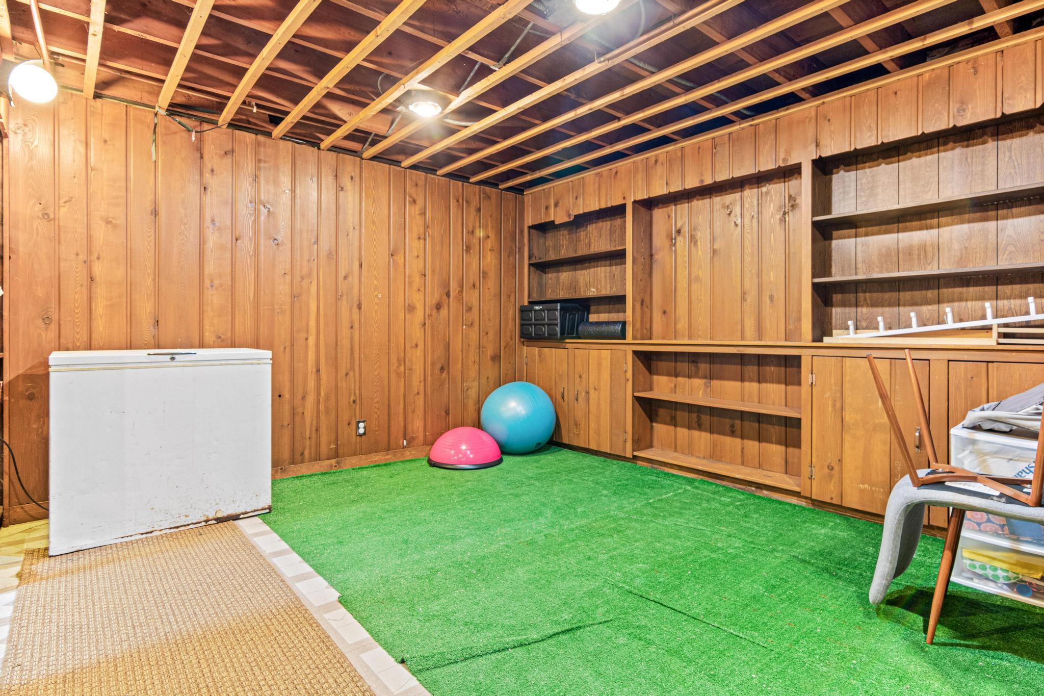 747 Redwood Lane
