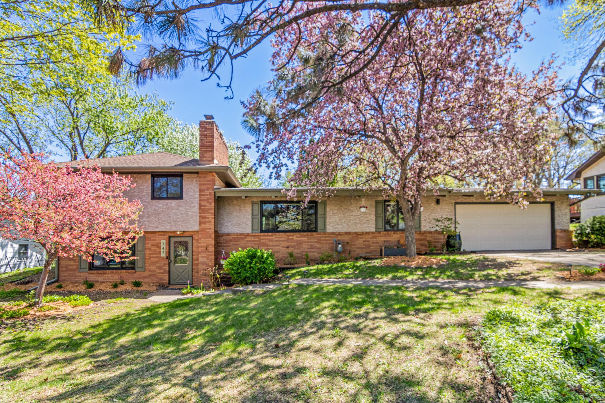747 Redwood Lane